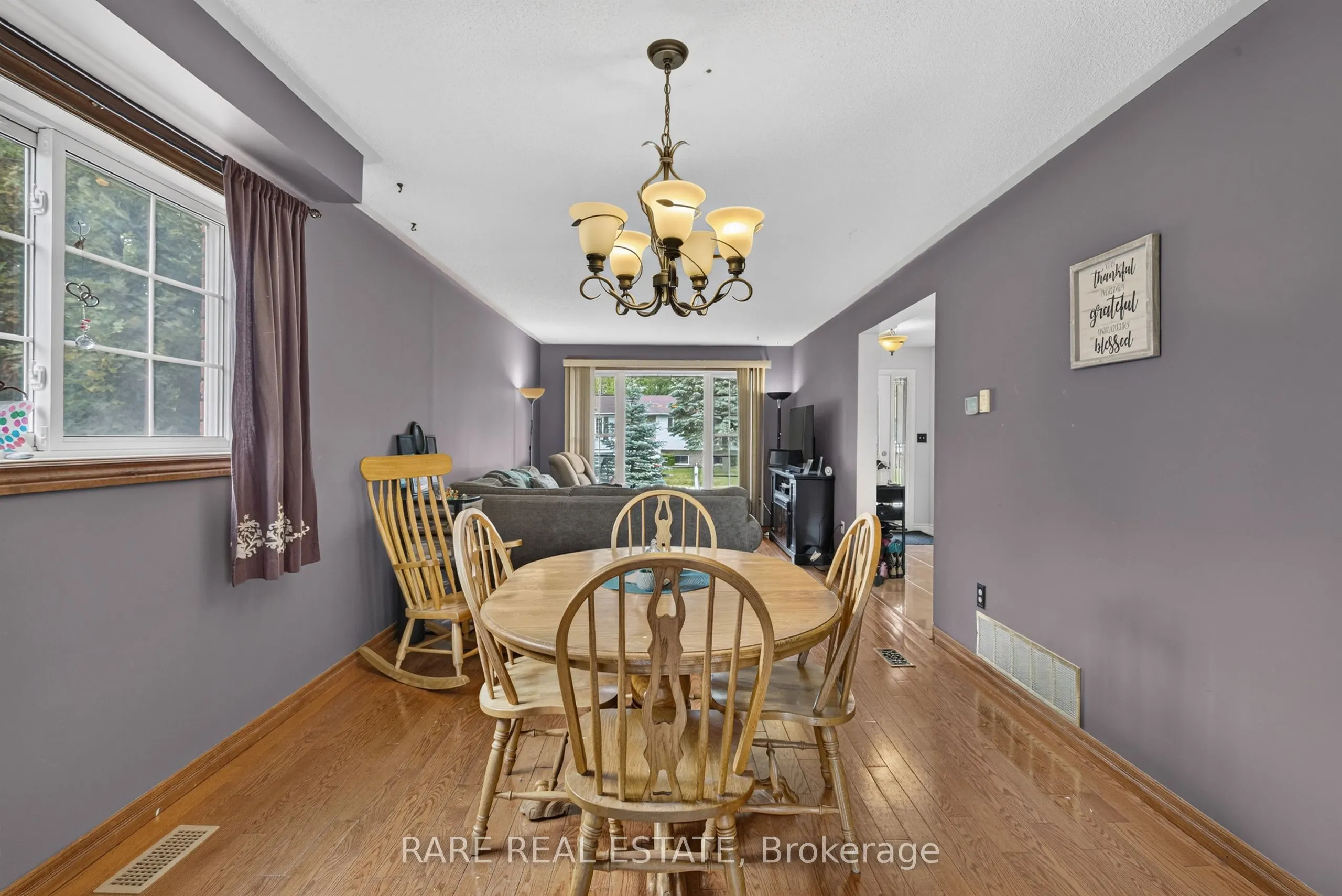 25 Edgewood Crescent