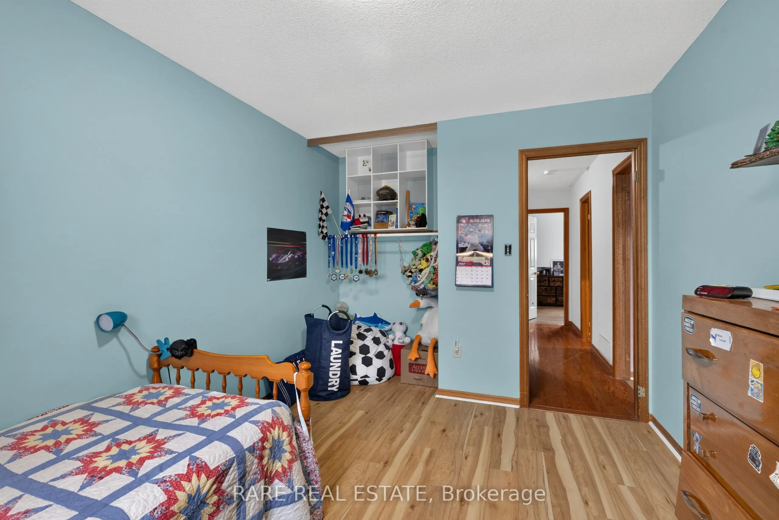 25 Edgewood Crescent