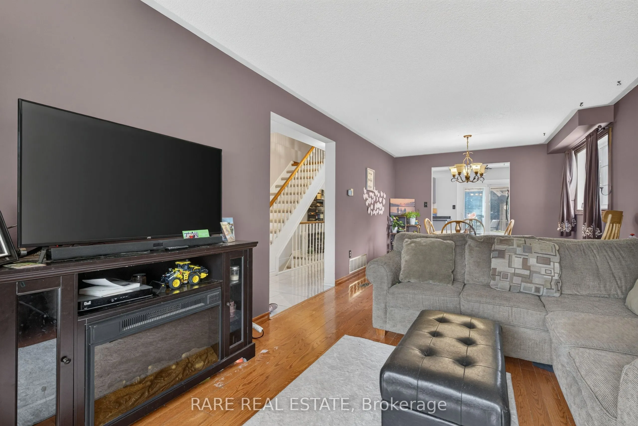 25 Edgewood Crescent