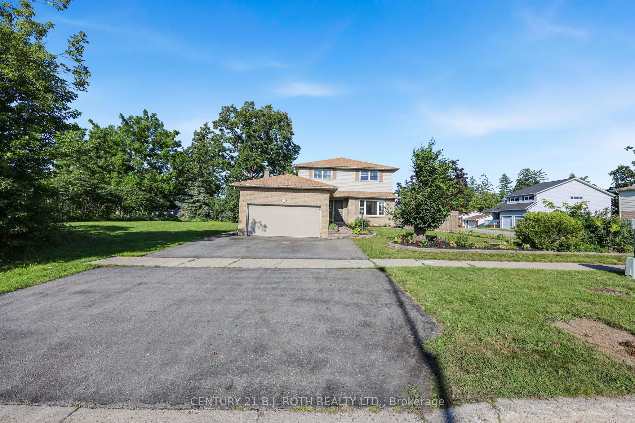 104 WOODSIDE Drive