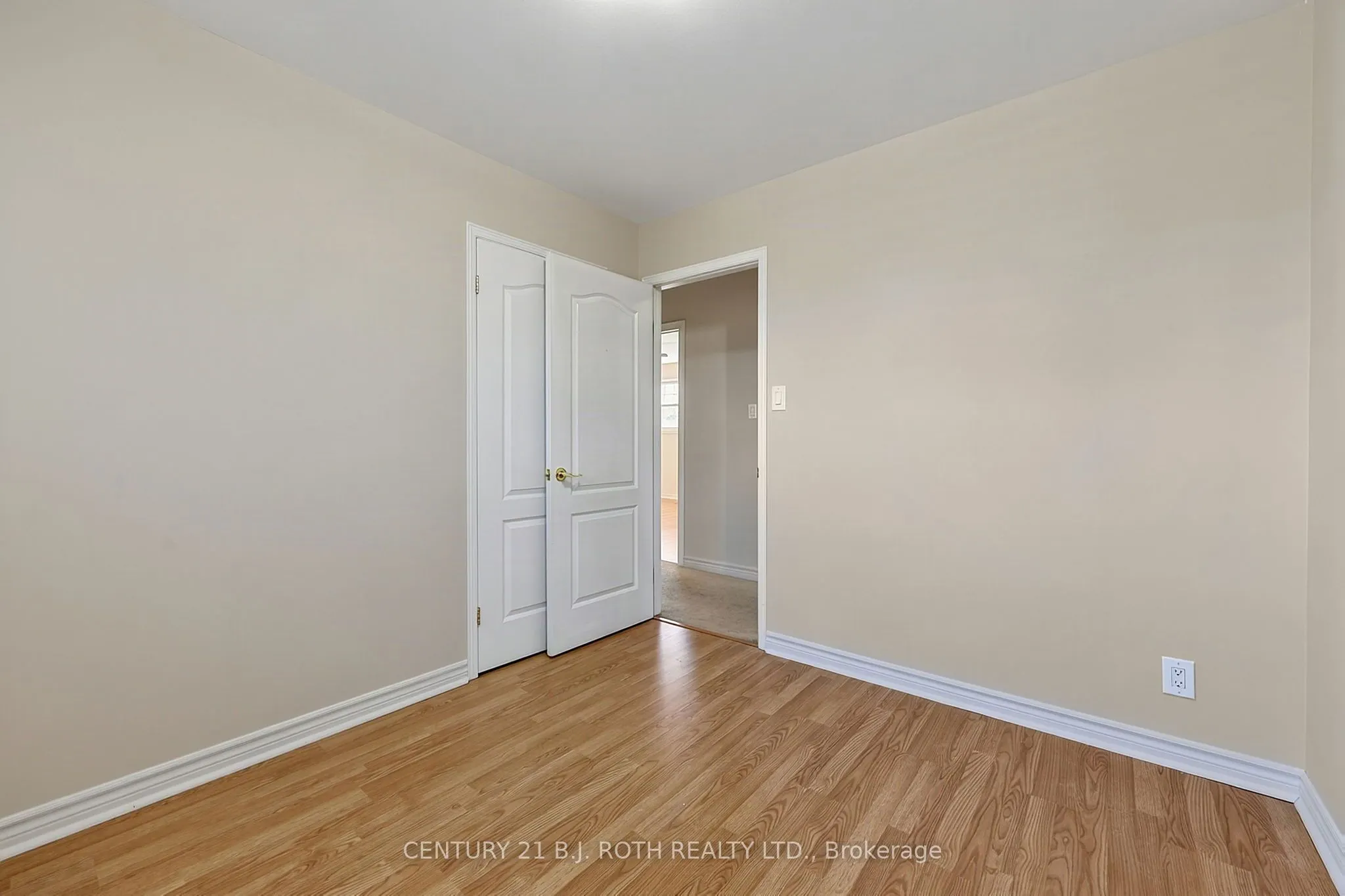 104 WOODSIDE Drive