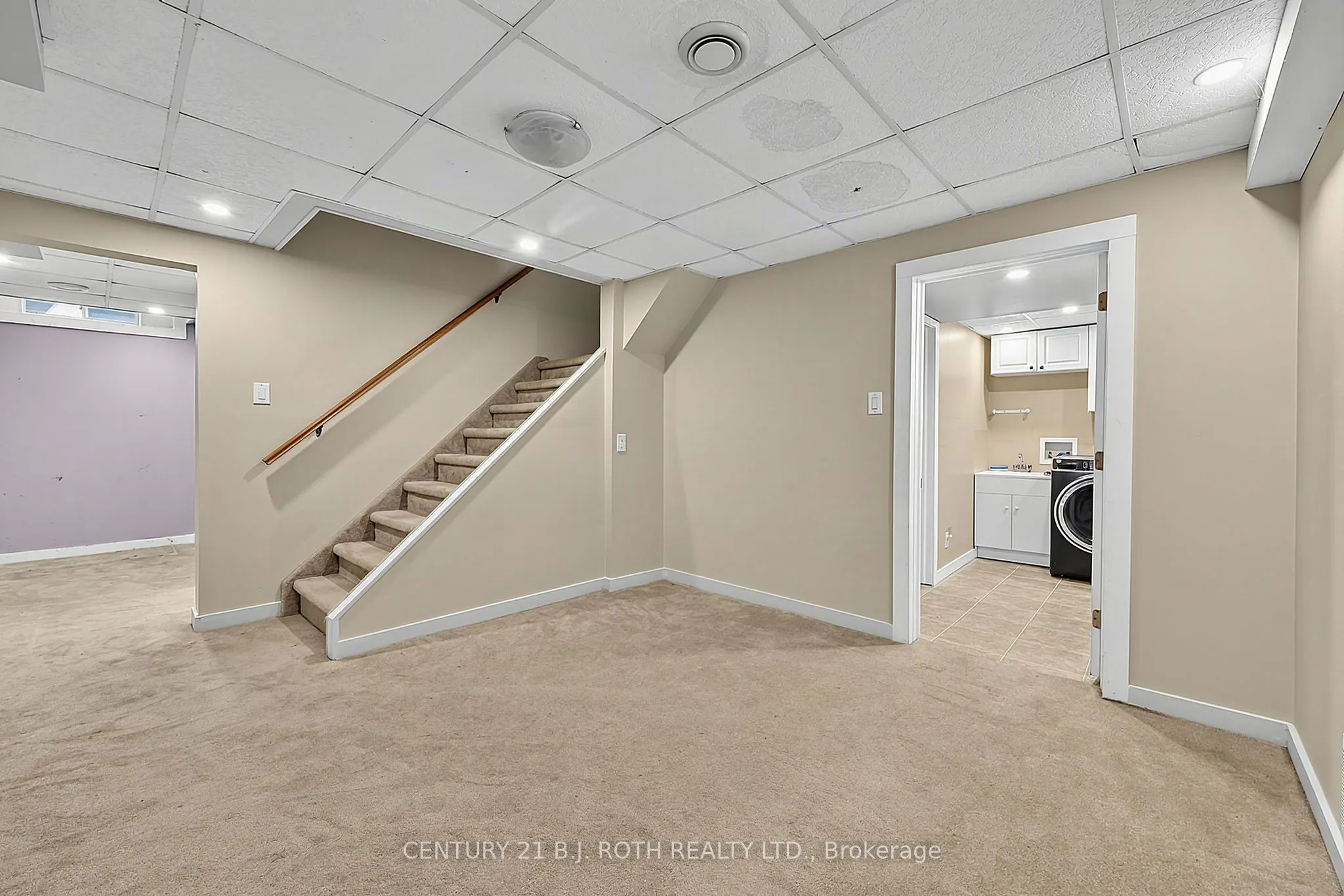 104 WOODSIDE Drive