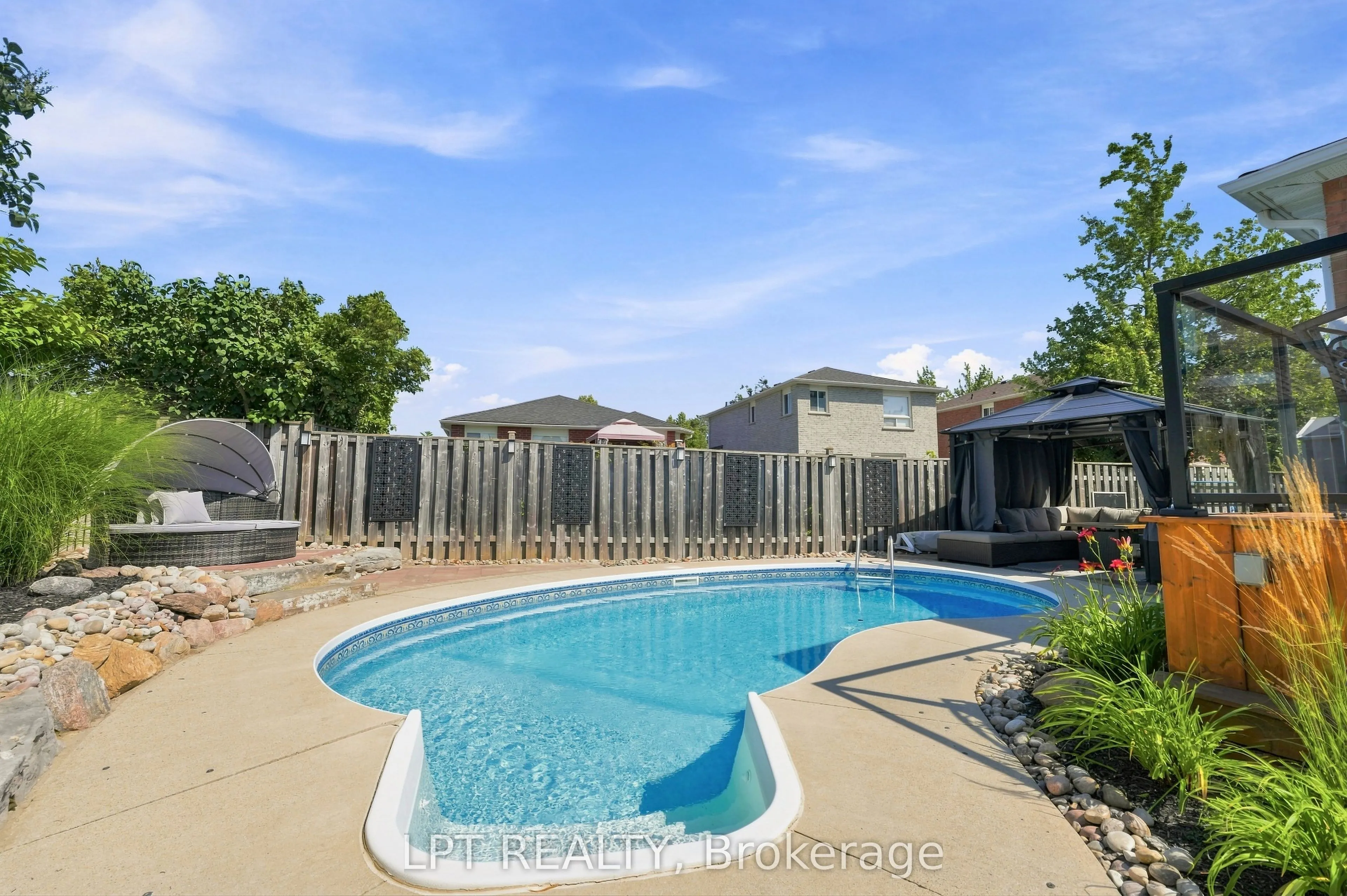 4 Lister Drive