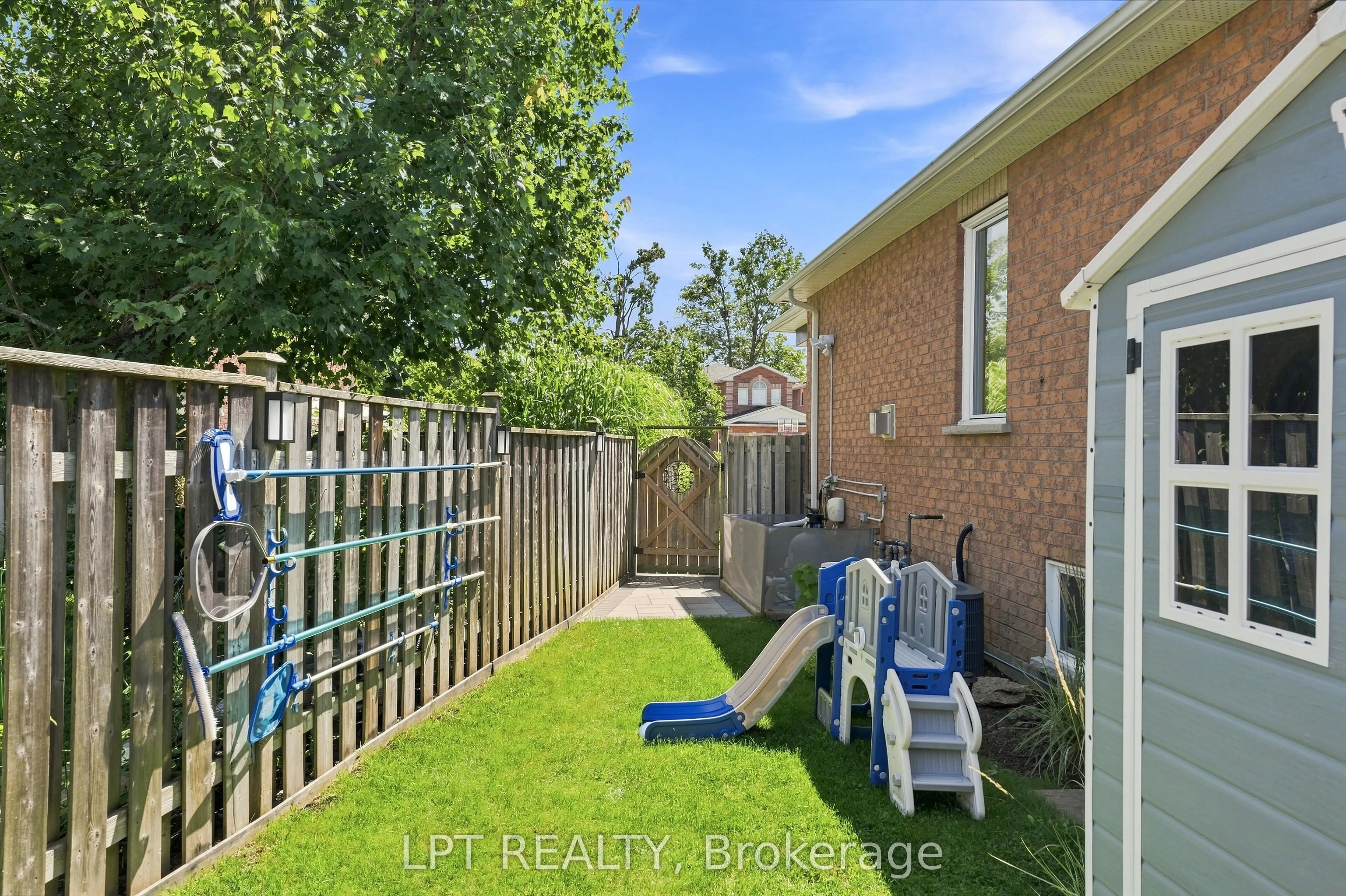 4 Lister Drive