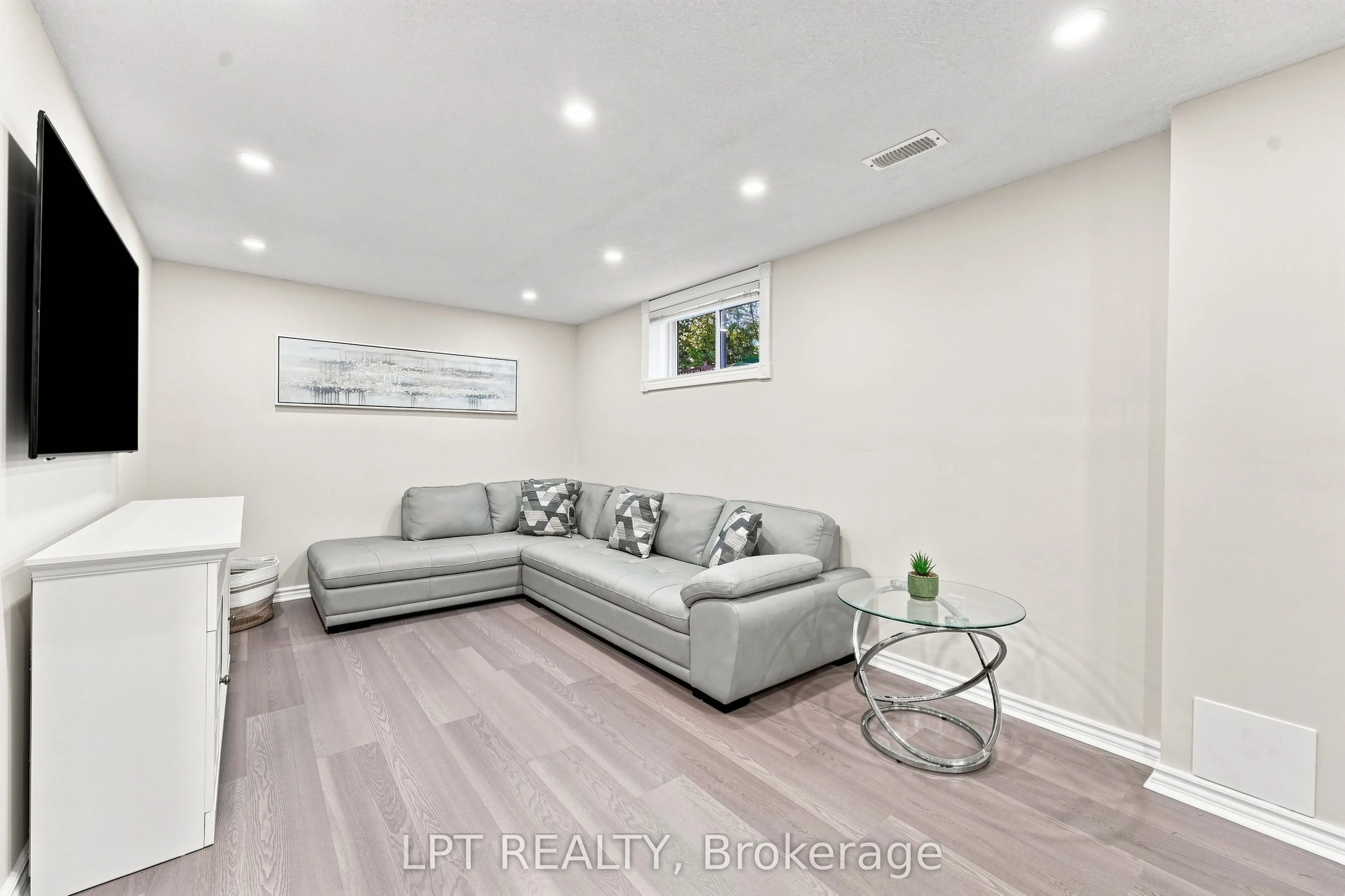4 Lister Drive