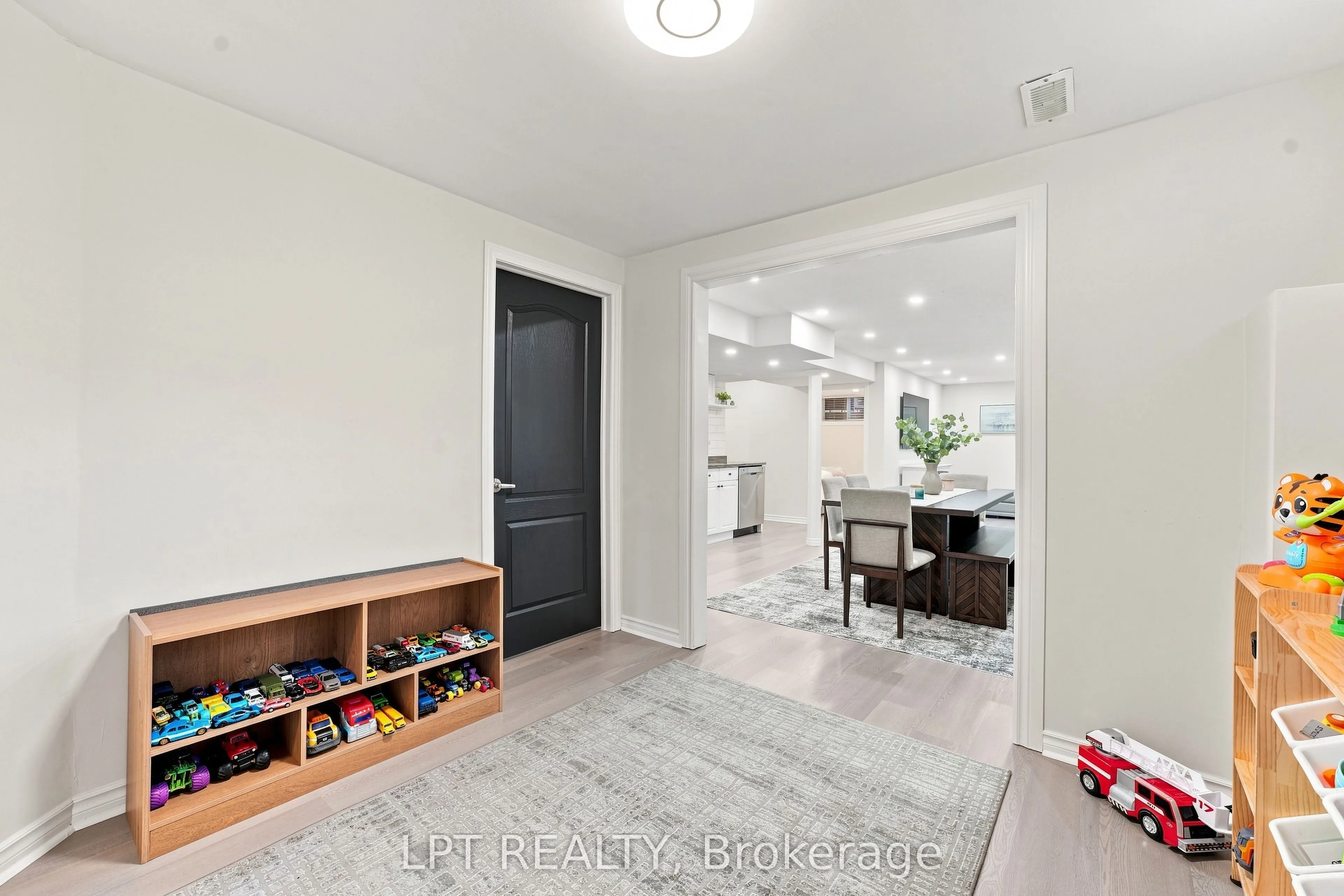 4 Lister Drive