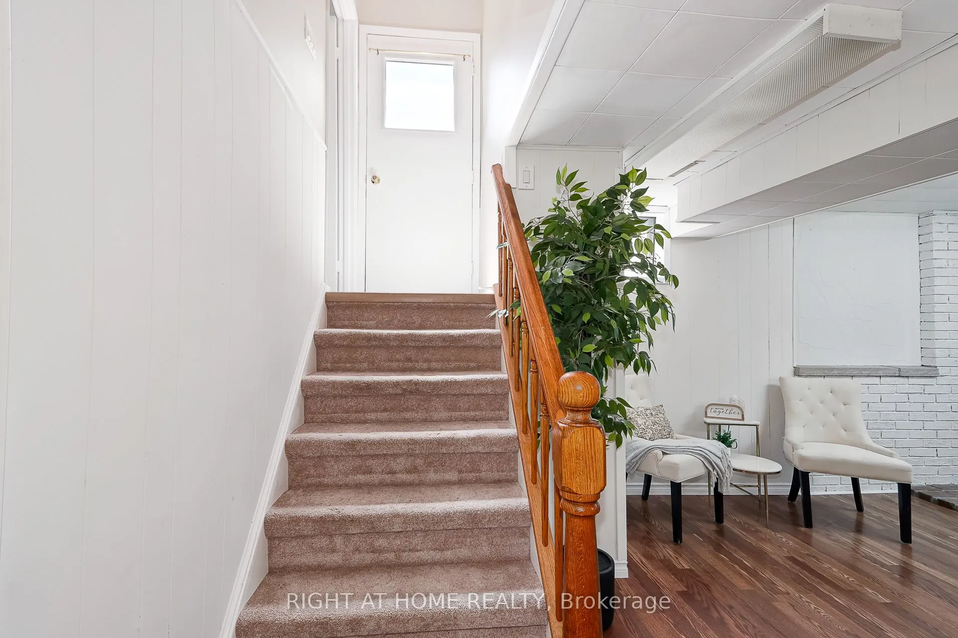 1059 Glen Mhor Crescent