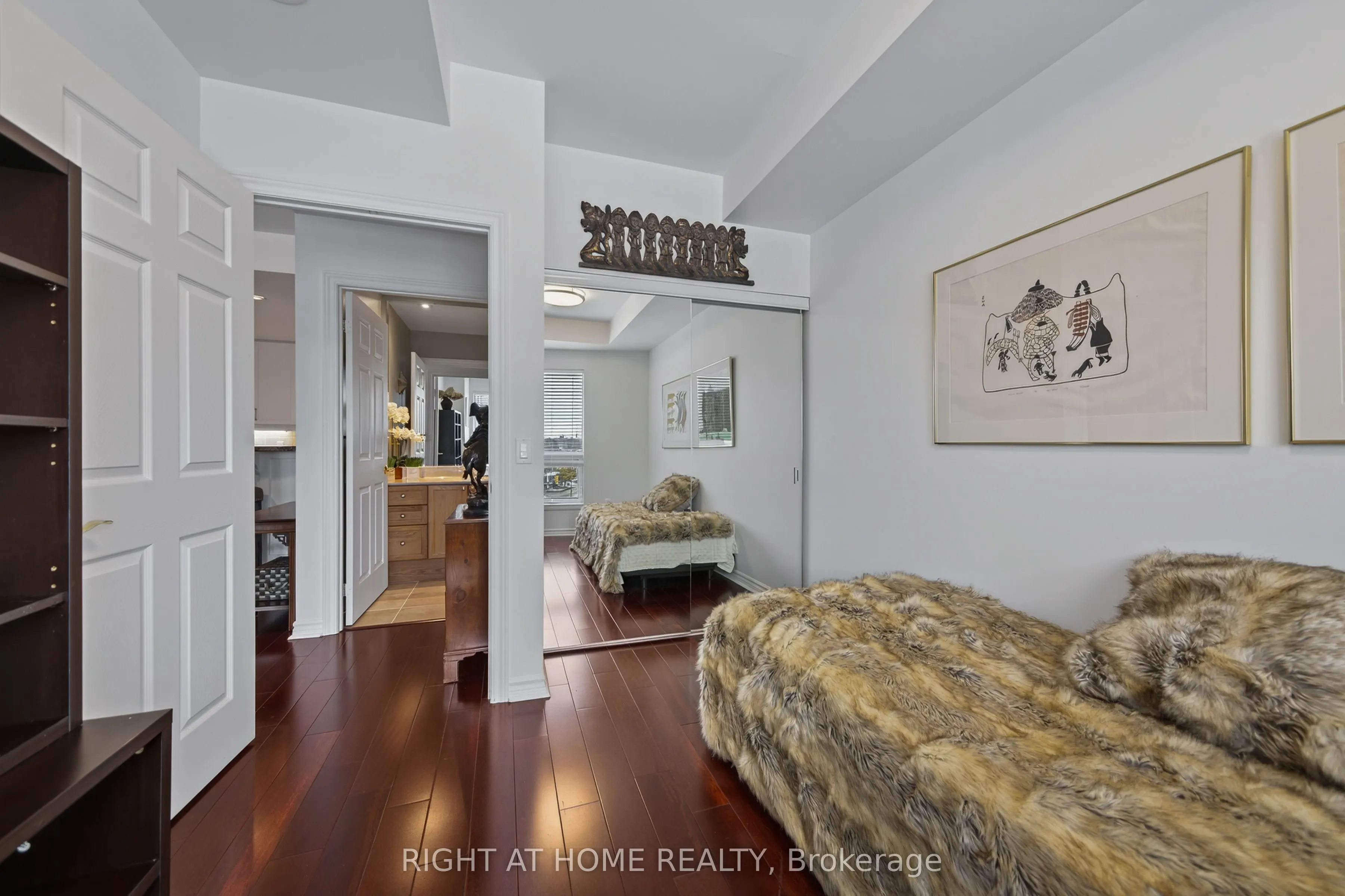 6 Toronto Street #409
