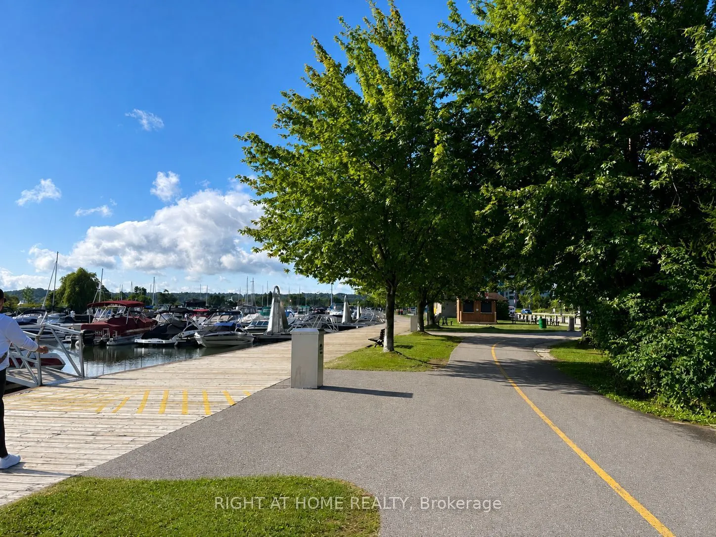 6 Toronto Street #409