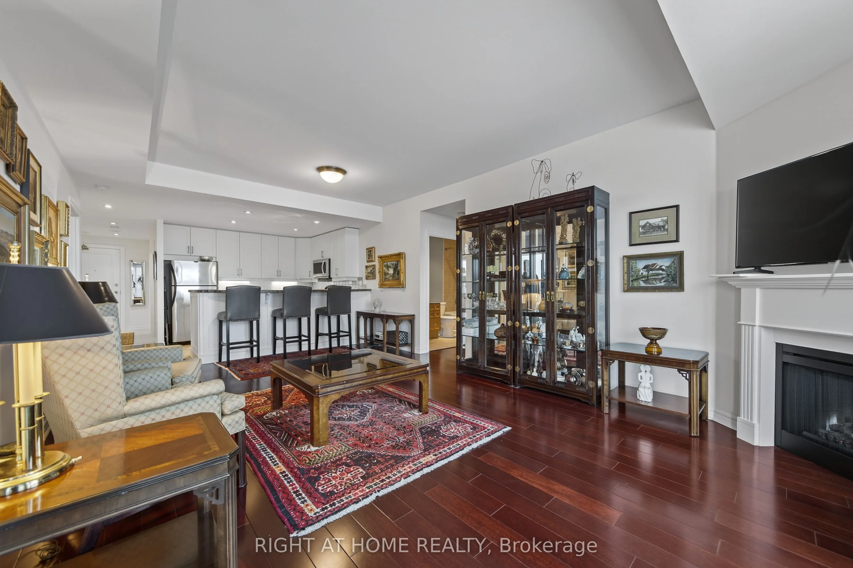 6 Toronto Street #409