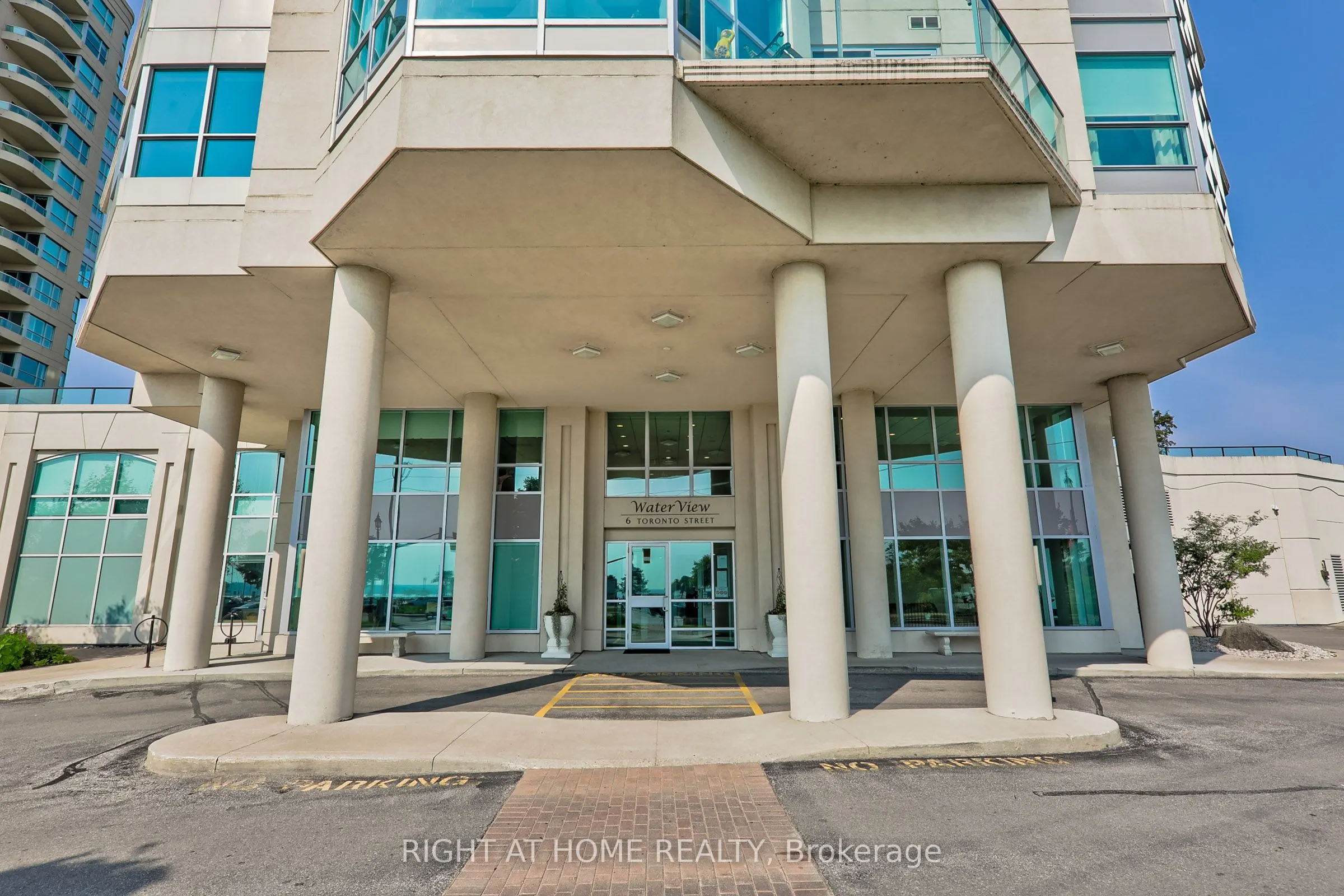 6 Toronto Street #409