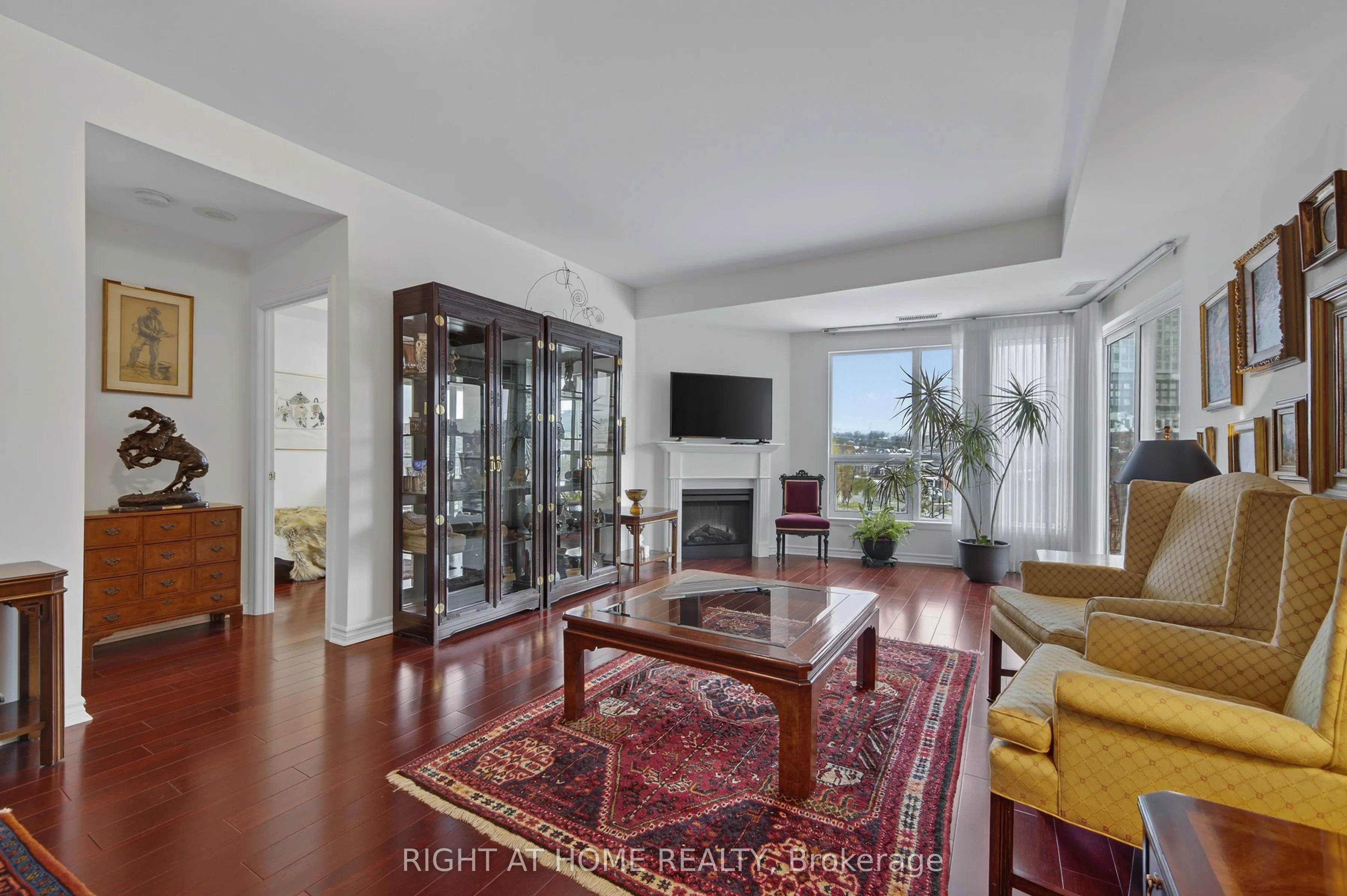 6 Toronto Street #409