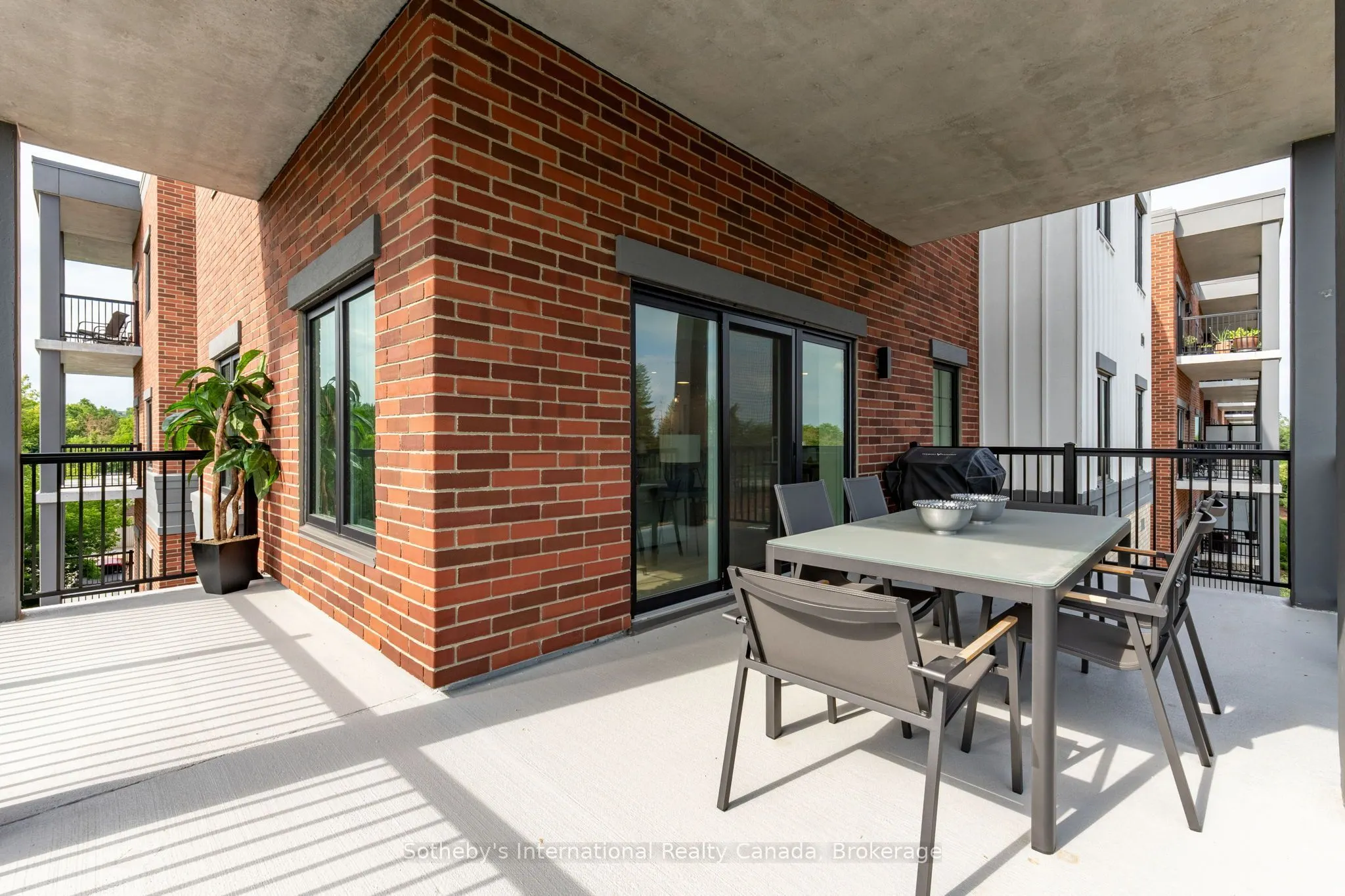 121 Mary St Street #311