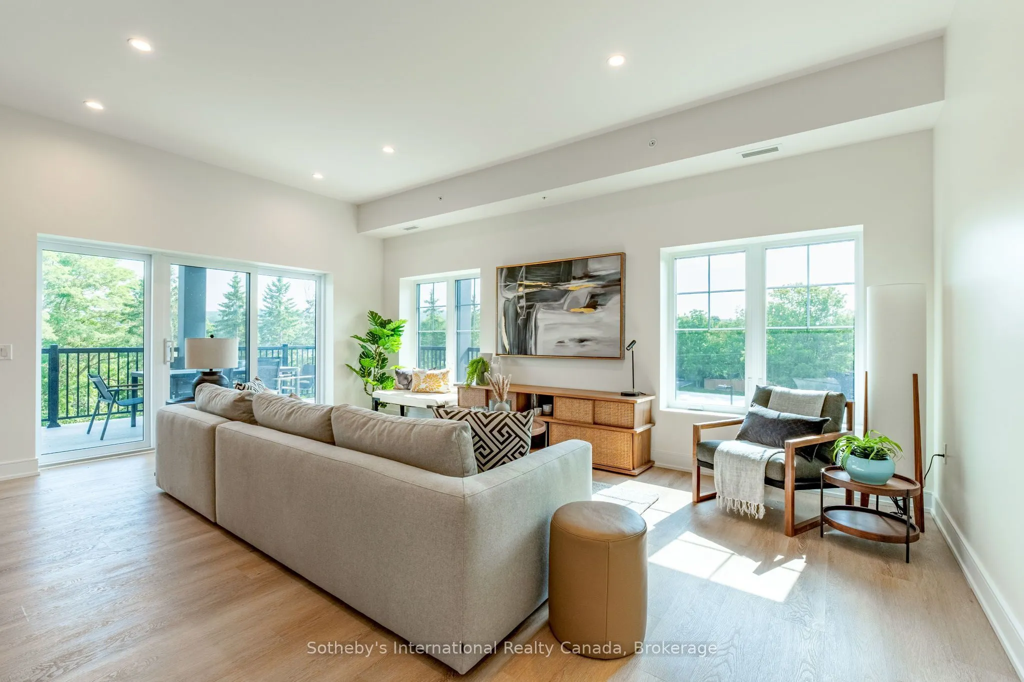 121 Mary St Street #311