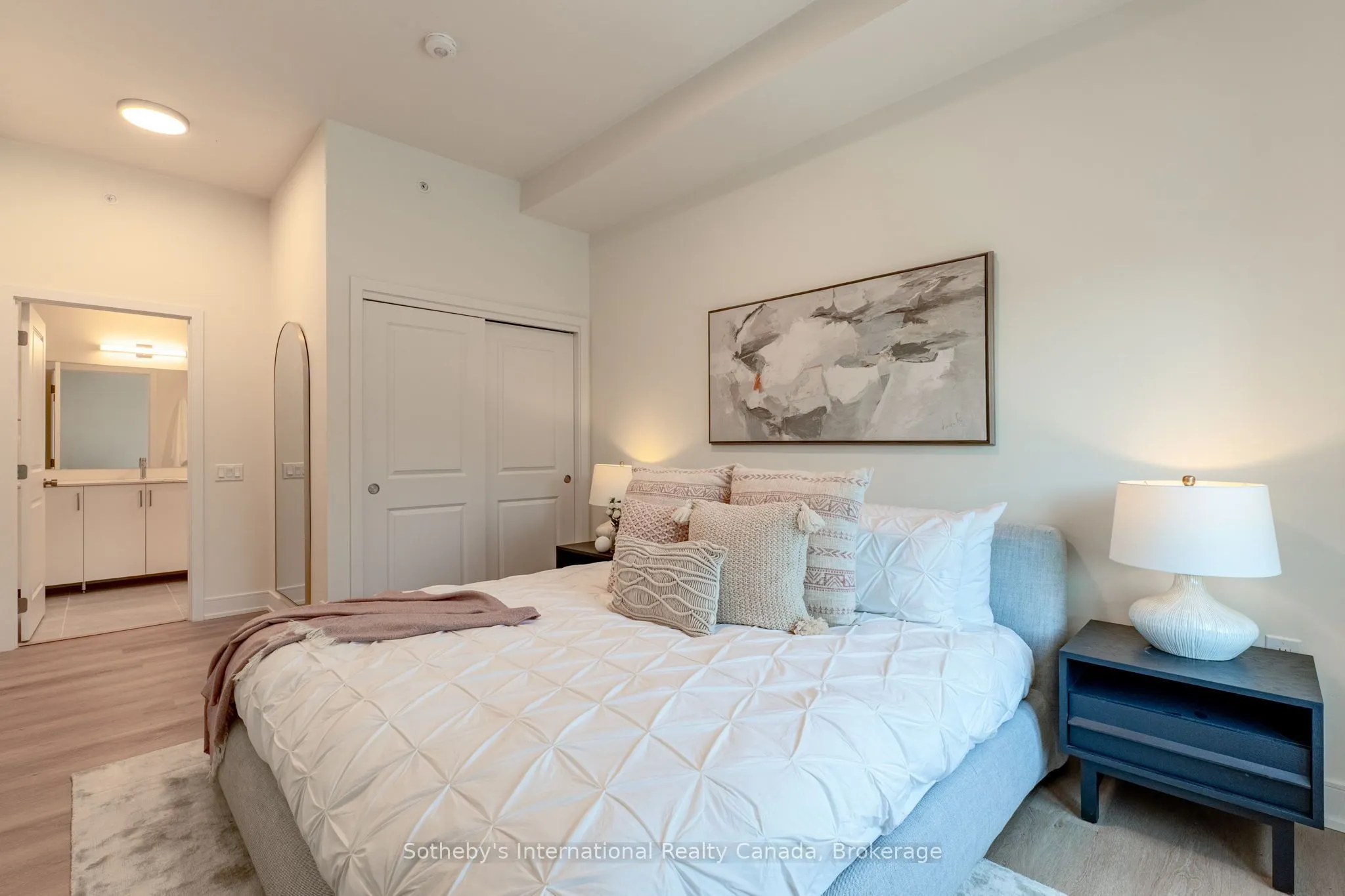 121 Mary St Street #311