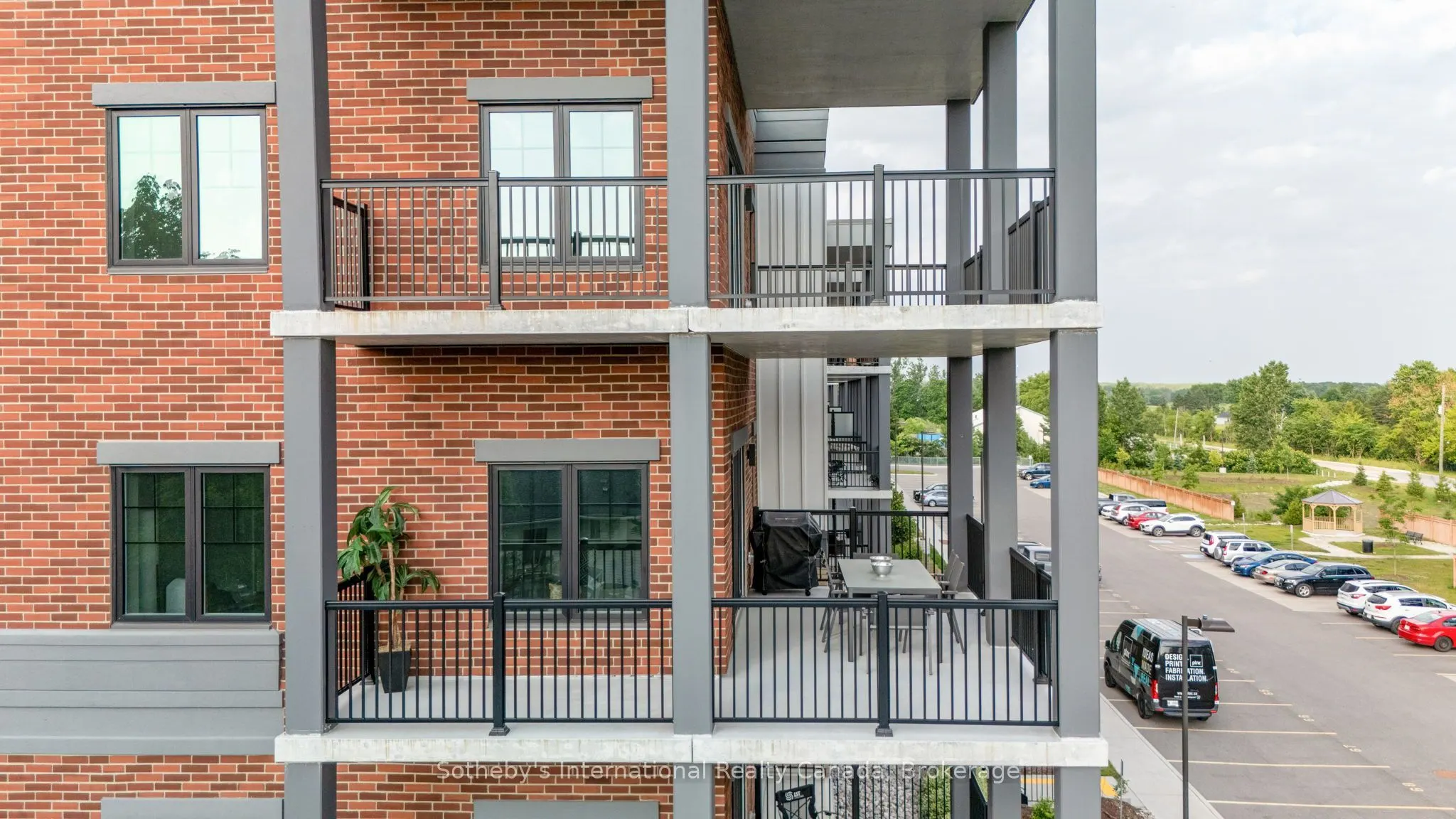 121 Mary St Street #311