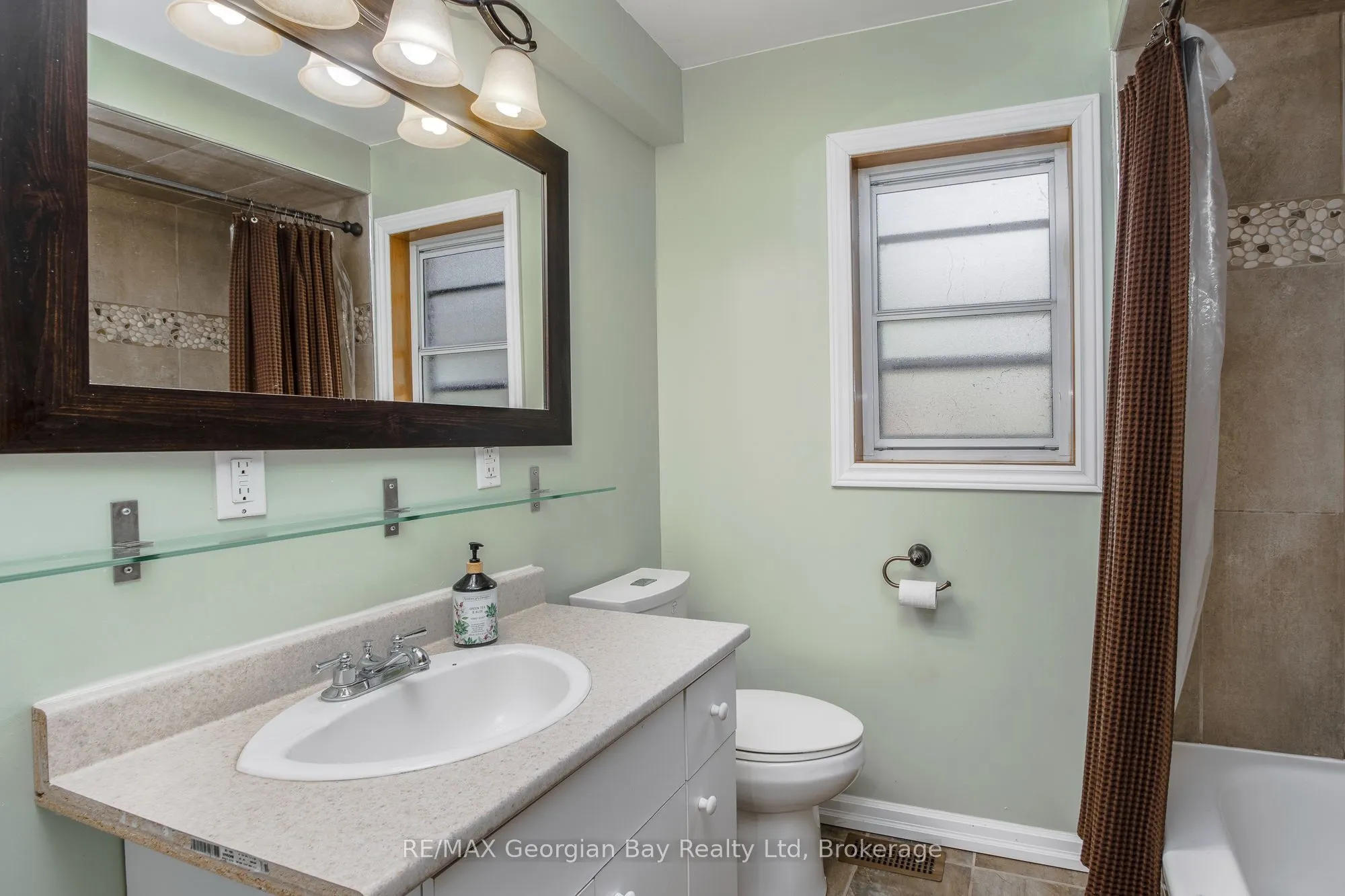 754 Lafontaine Road W