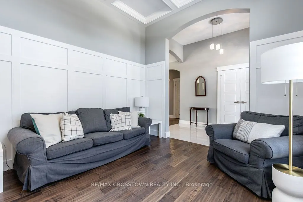 25 MENNILL Drive