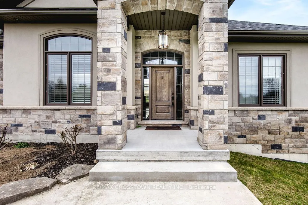 25 MENNILL Drive