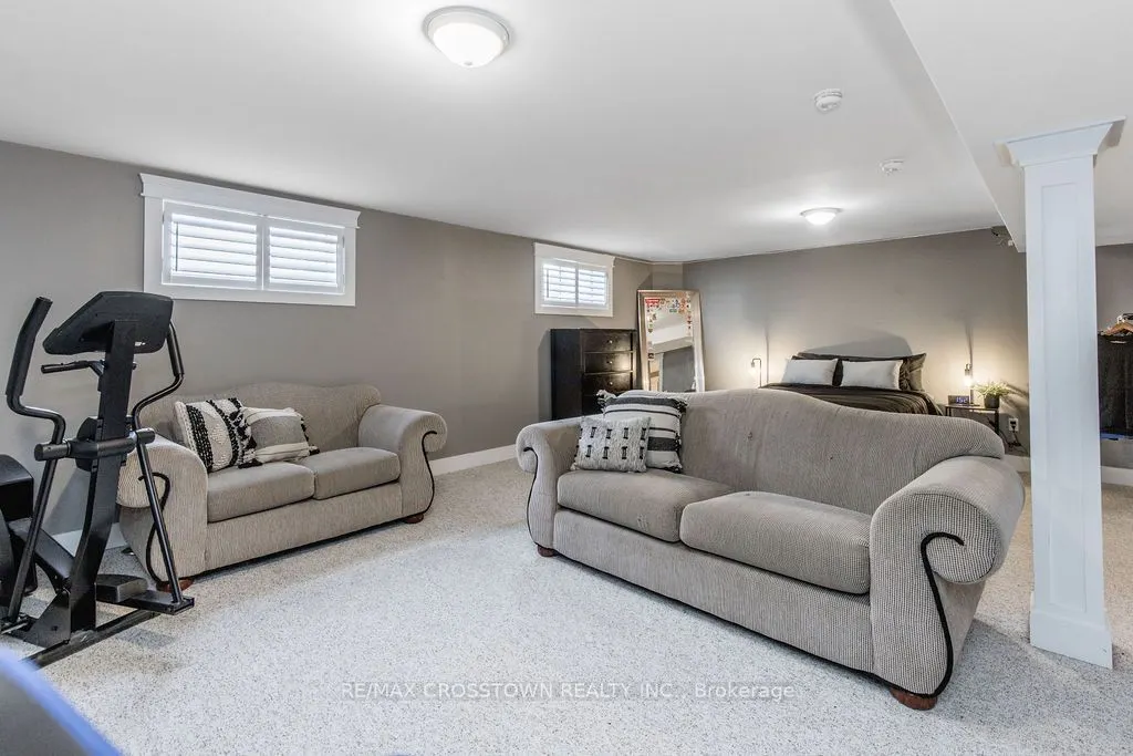25 MENNILL Drive