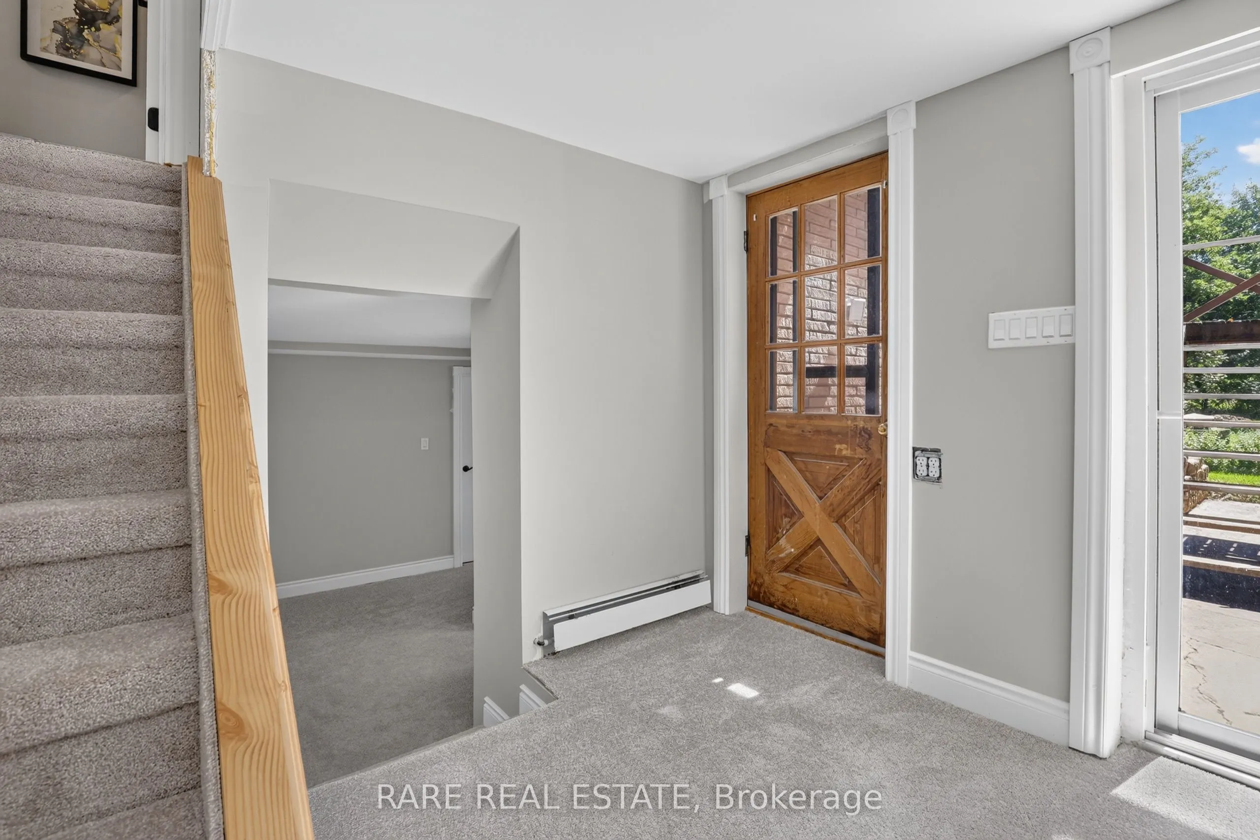 79 Caroline Street W