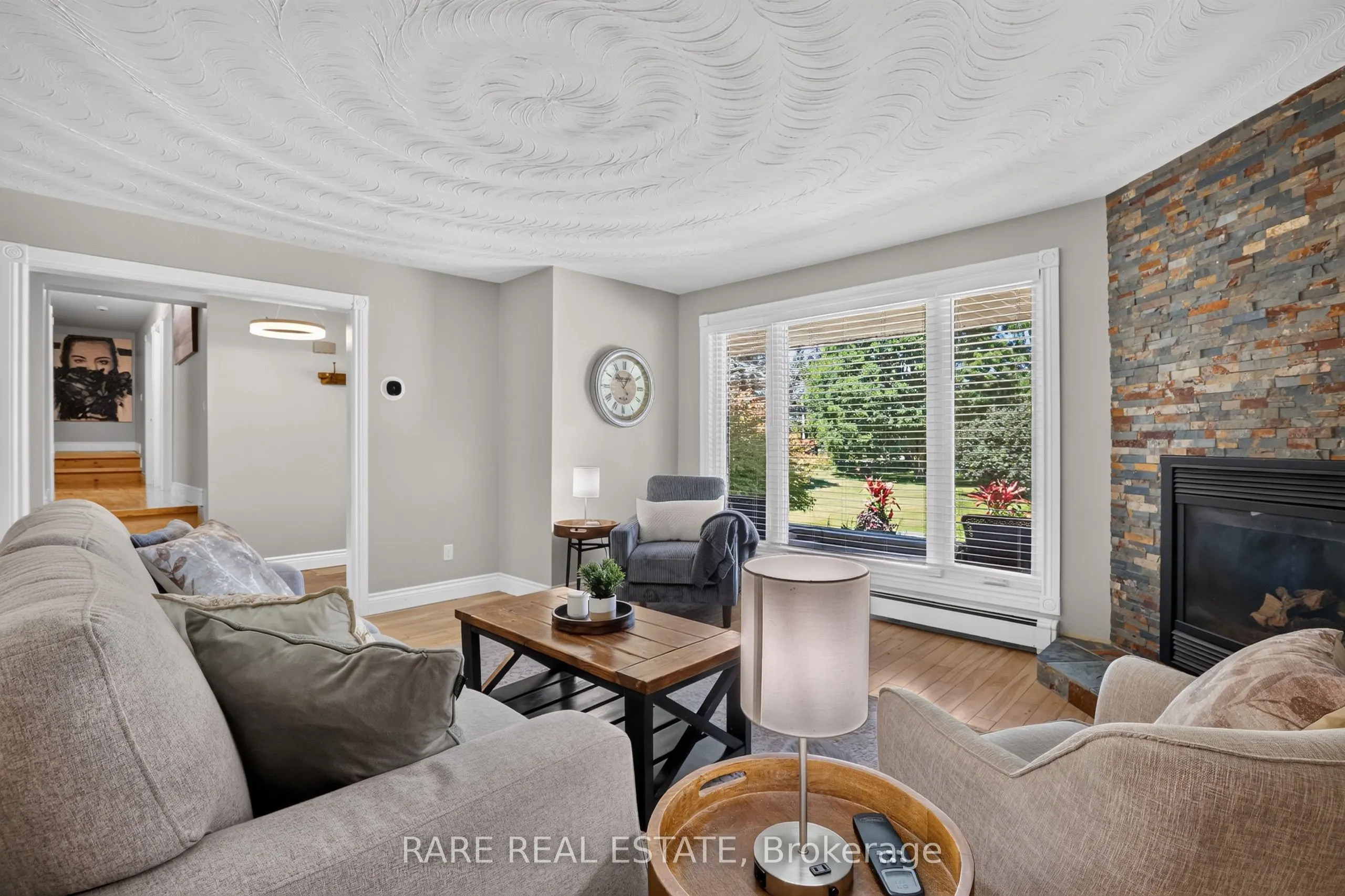 79 Caroline Street W
