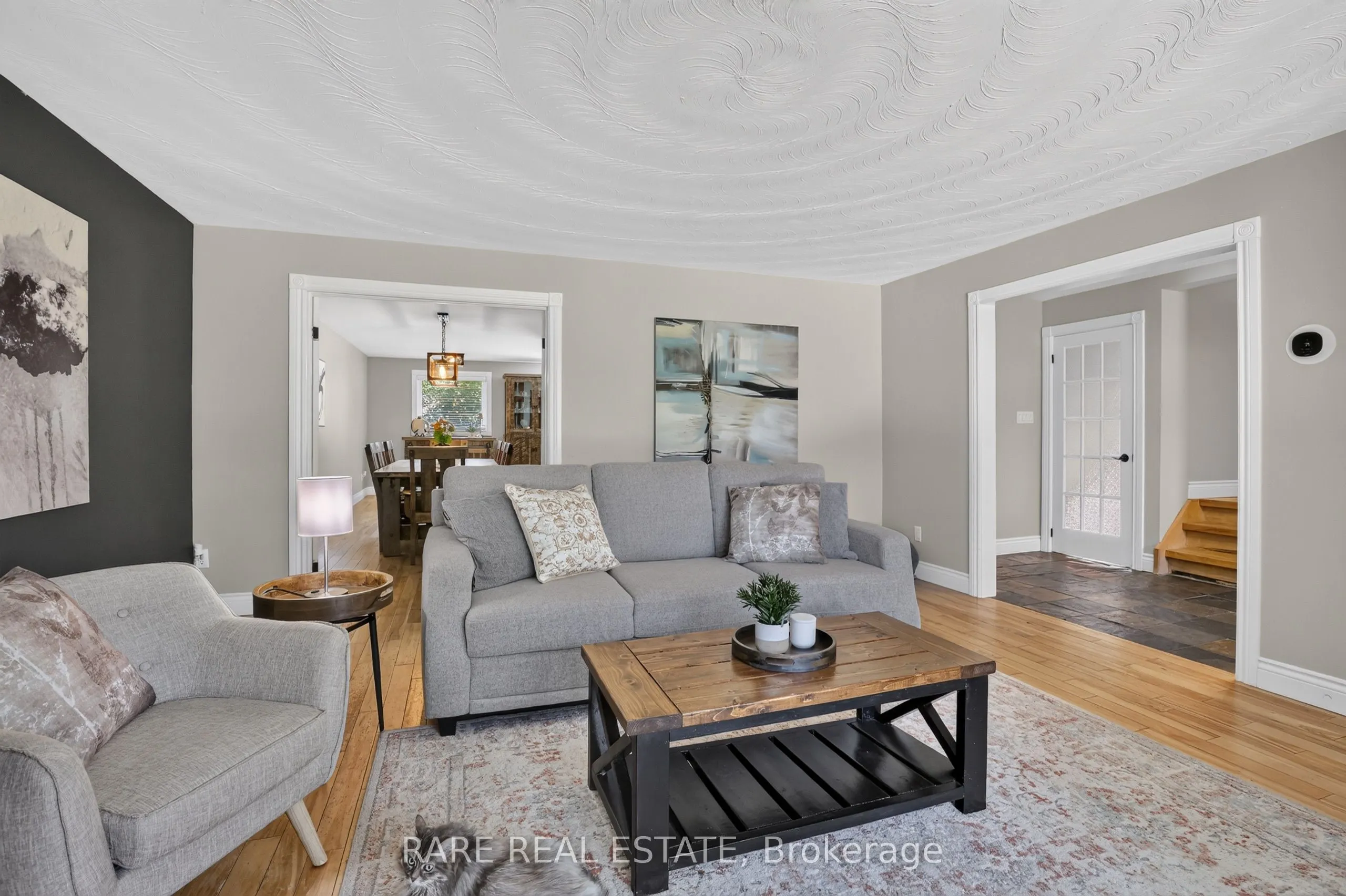 79 Caroline Street W