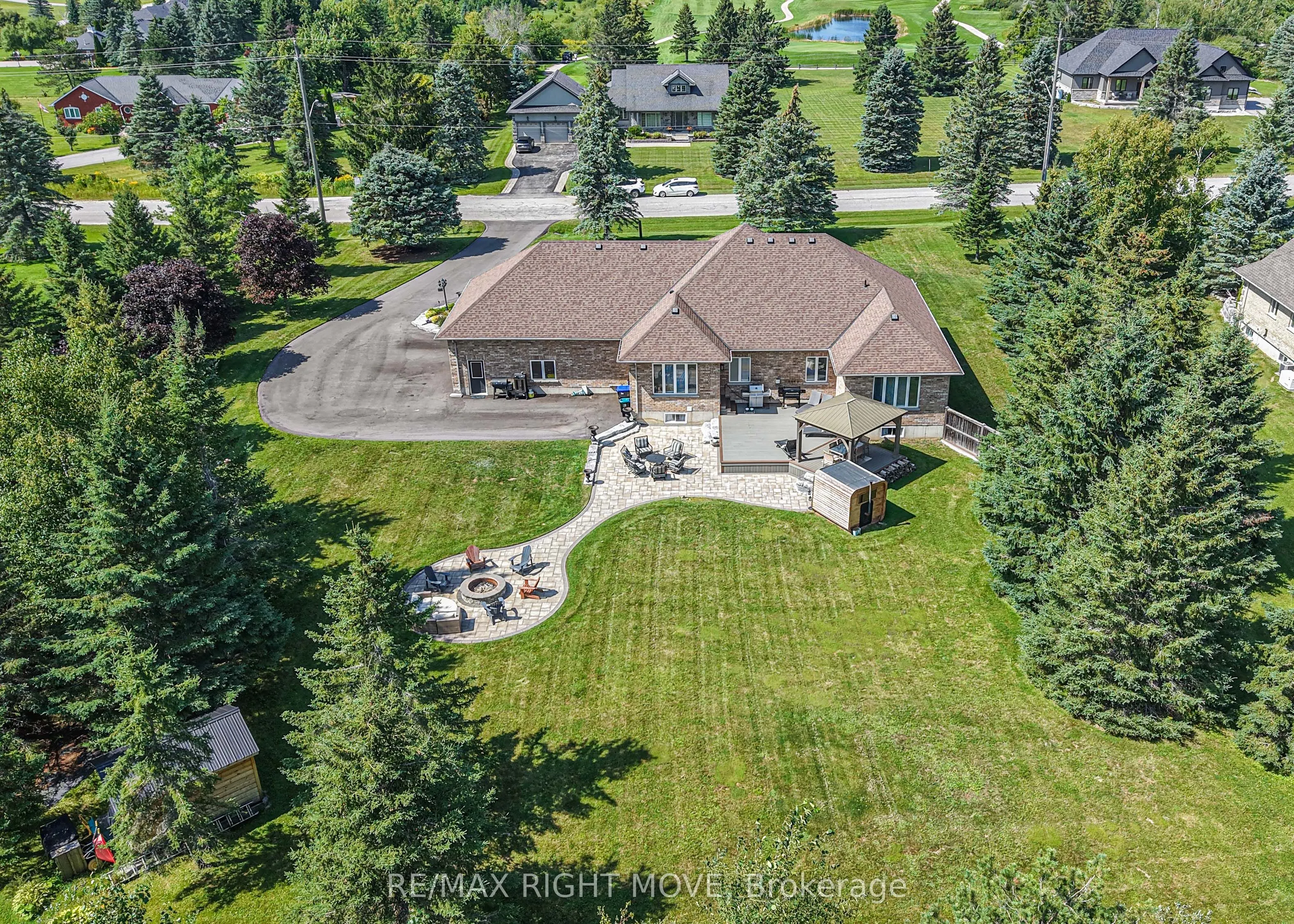 1043 Hurlwood Lane
