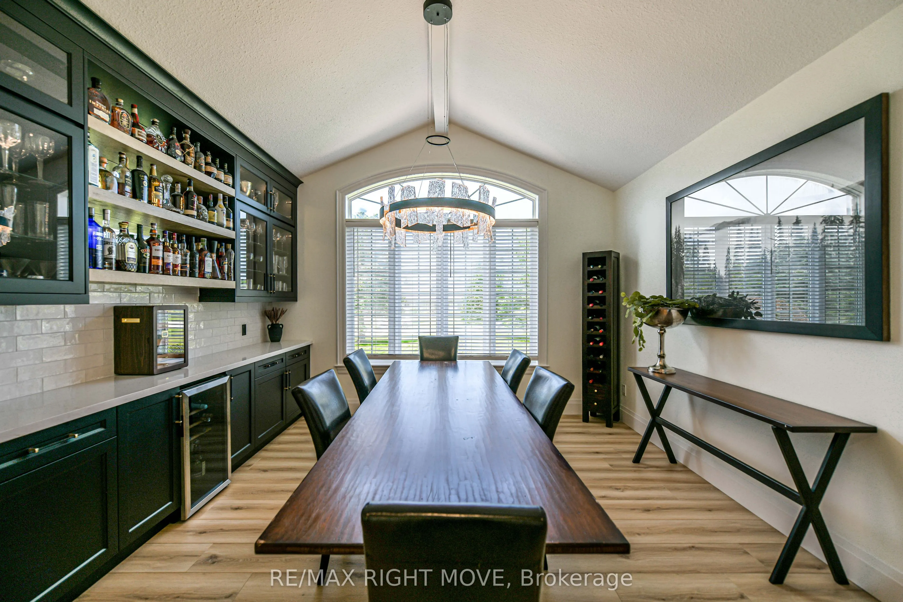 1043 Hurlwood Lane