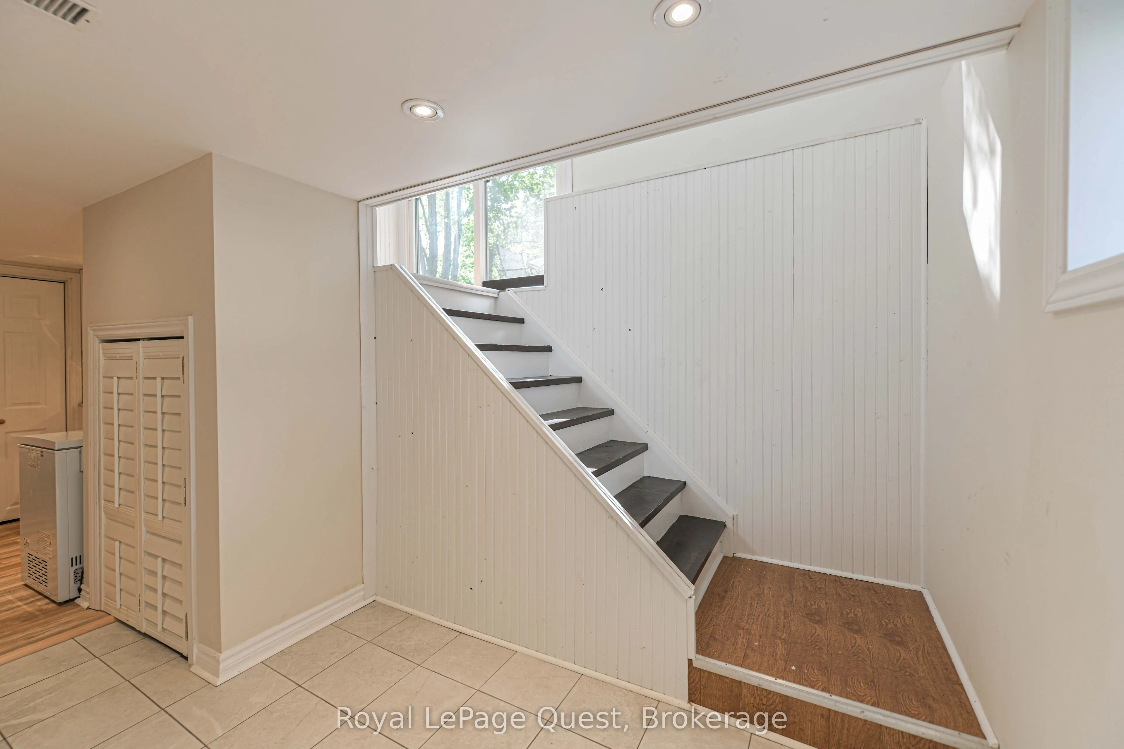 401 Mississaga Street W