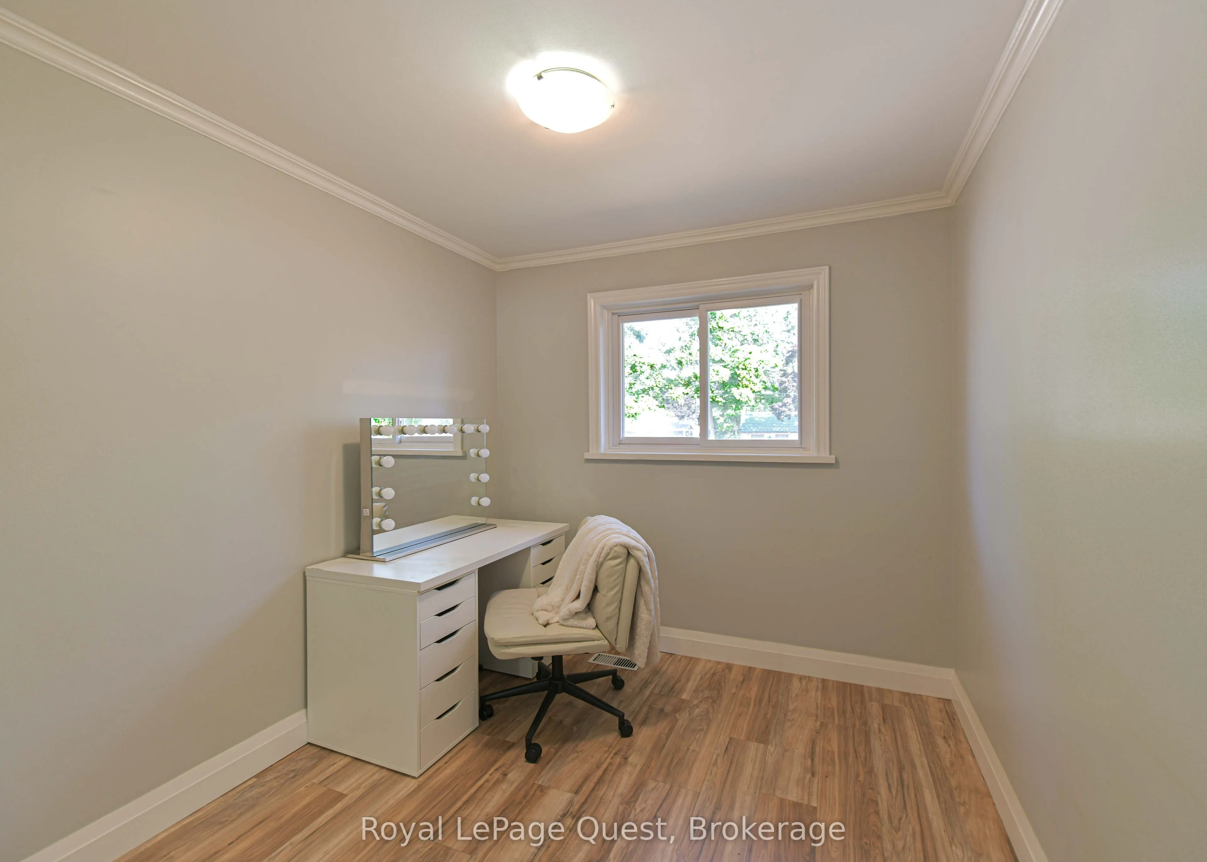 401 Mississaga Street W