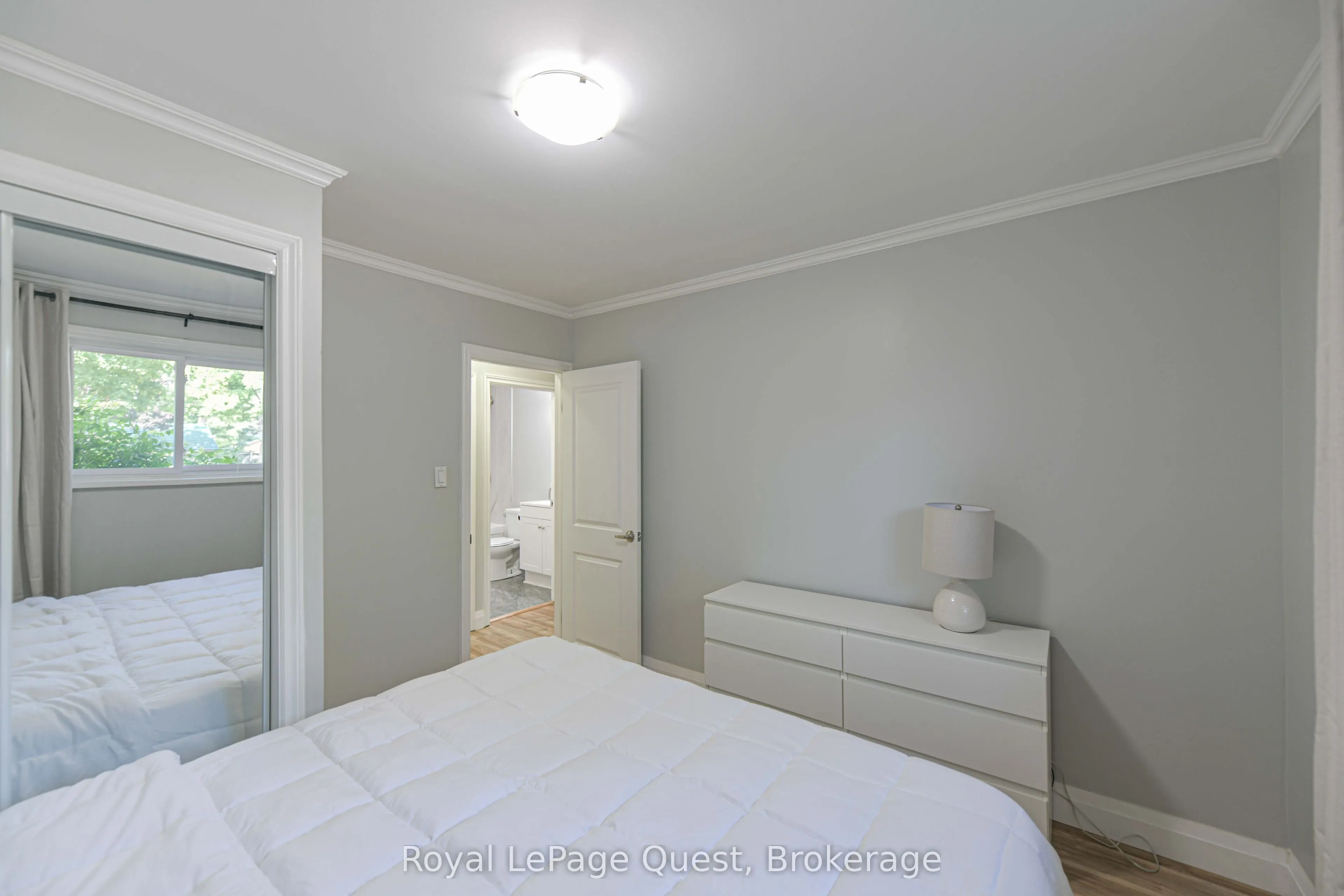 401 Mississaga Street W
