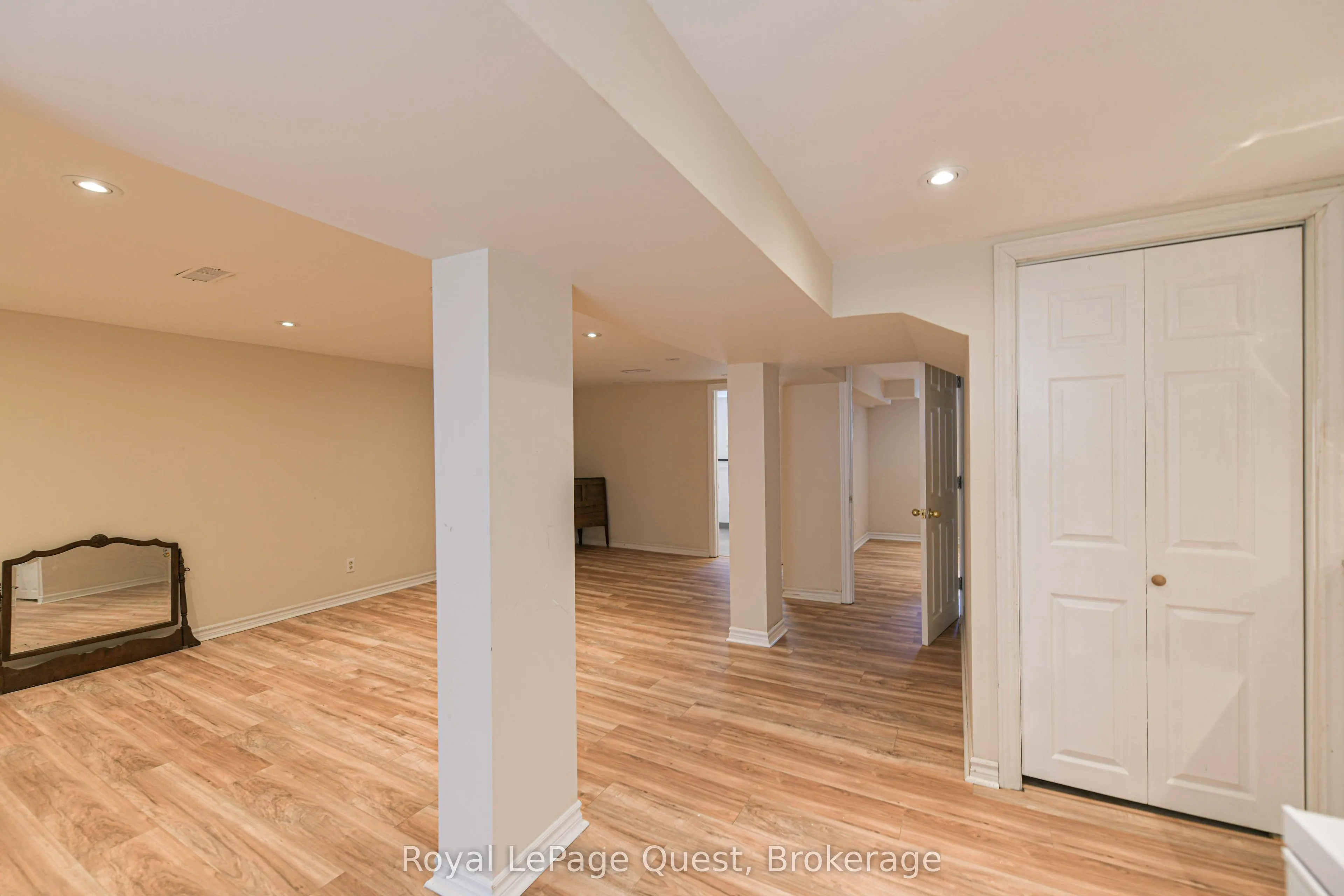 401 Mississaga Street W