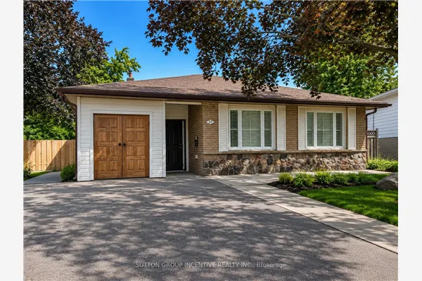 35 Davies Crescent