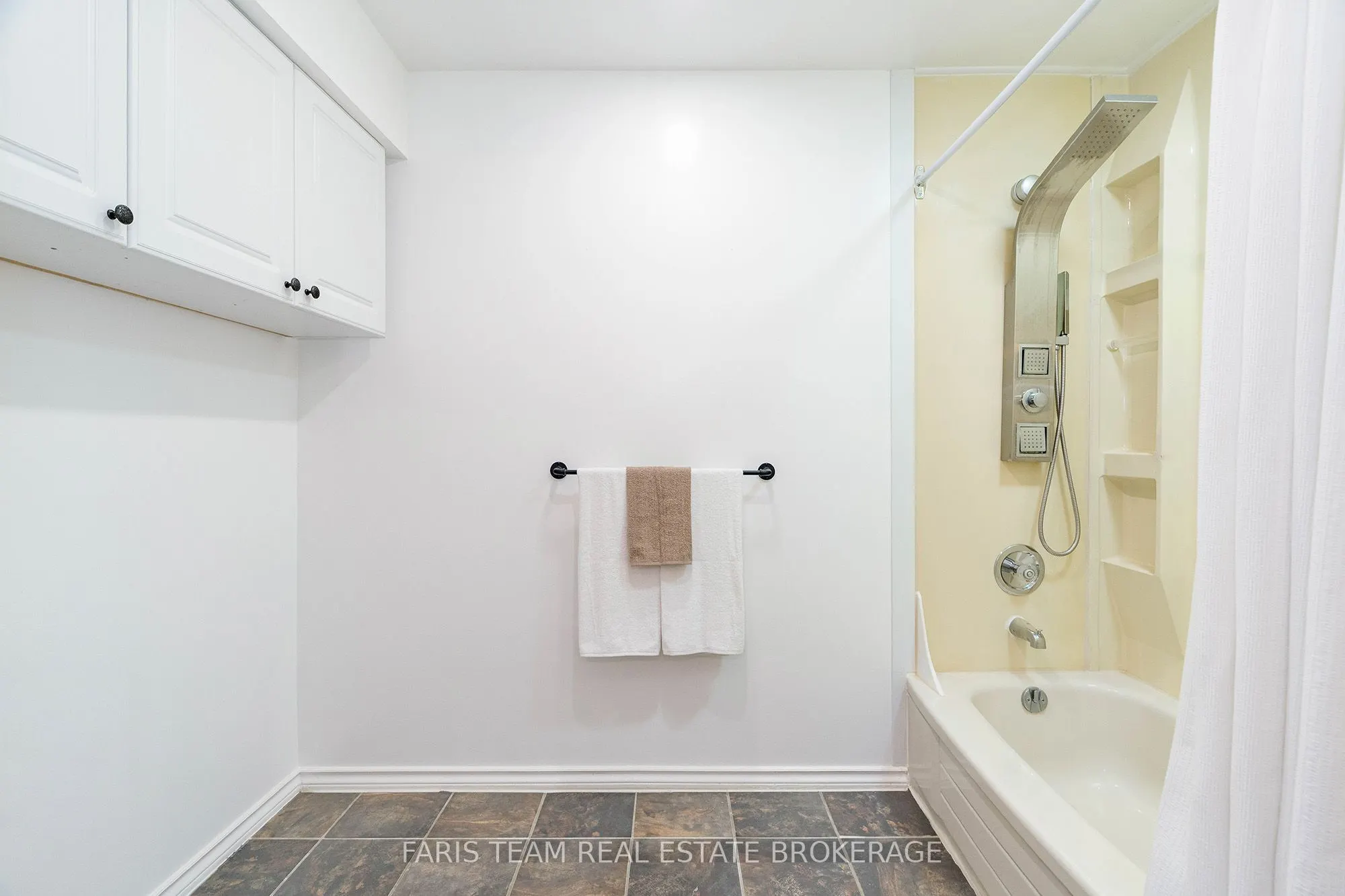 238 Robins Point Road