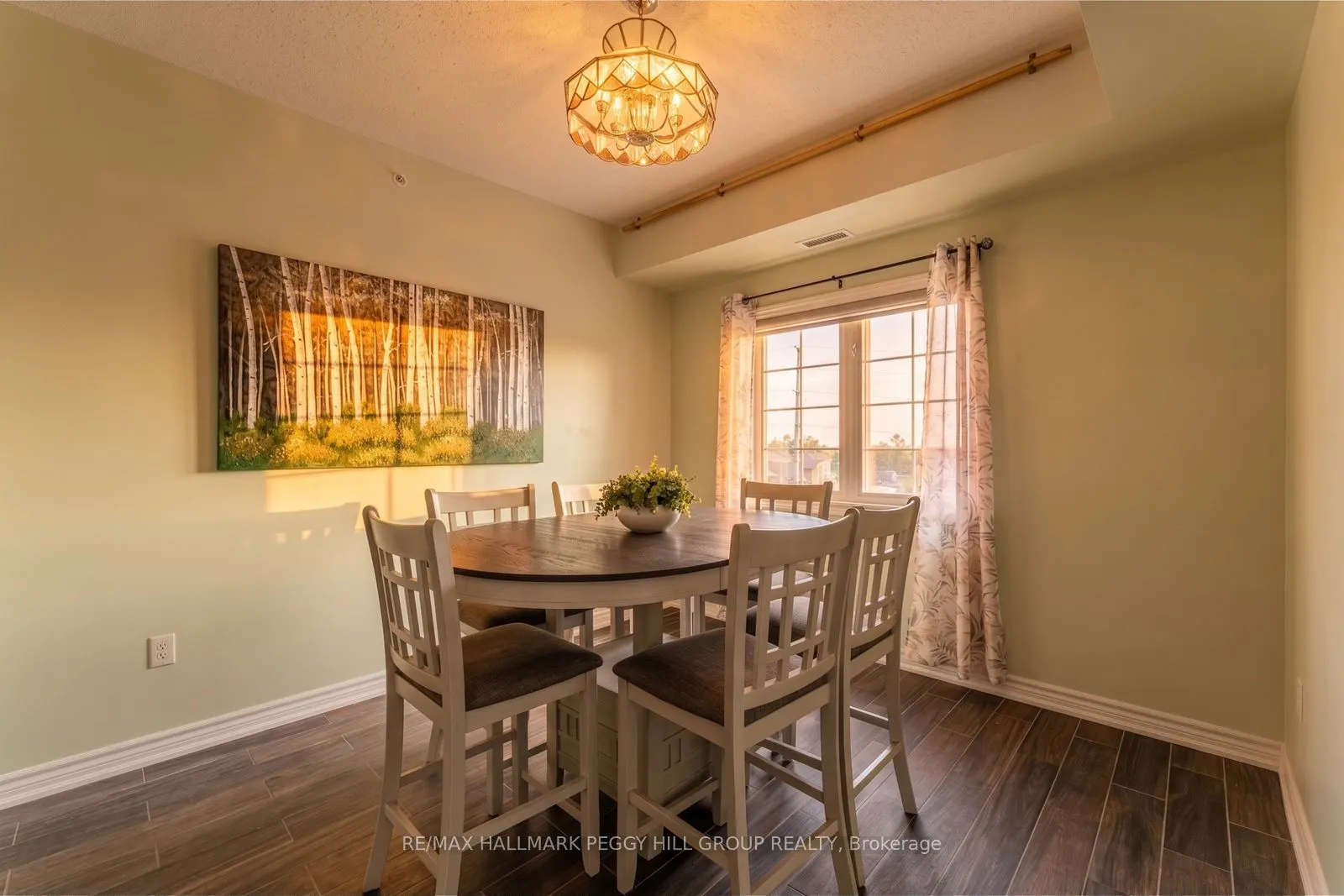 40 Ferndale Drive S #402