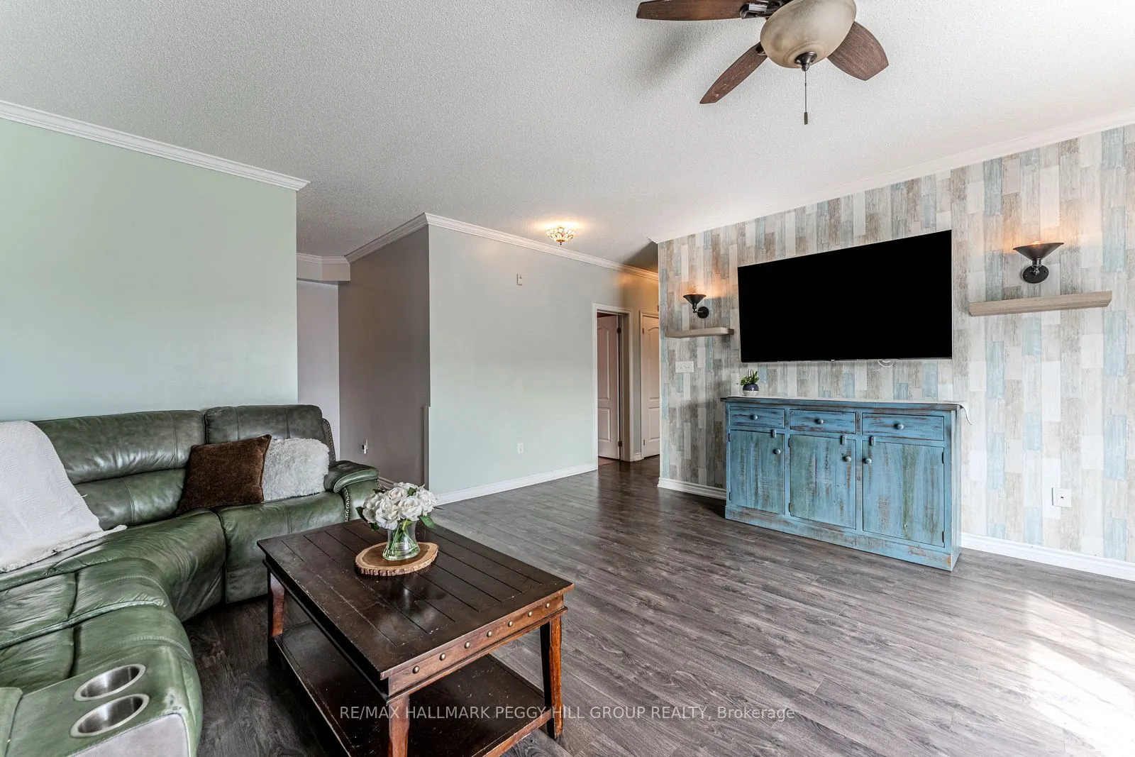 40 Ferndale Drive S #402