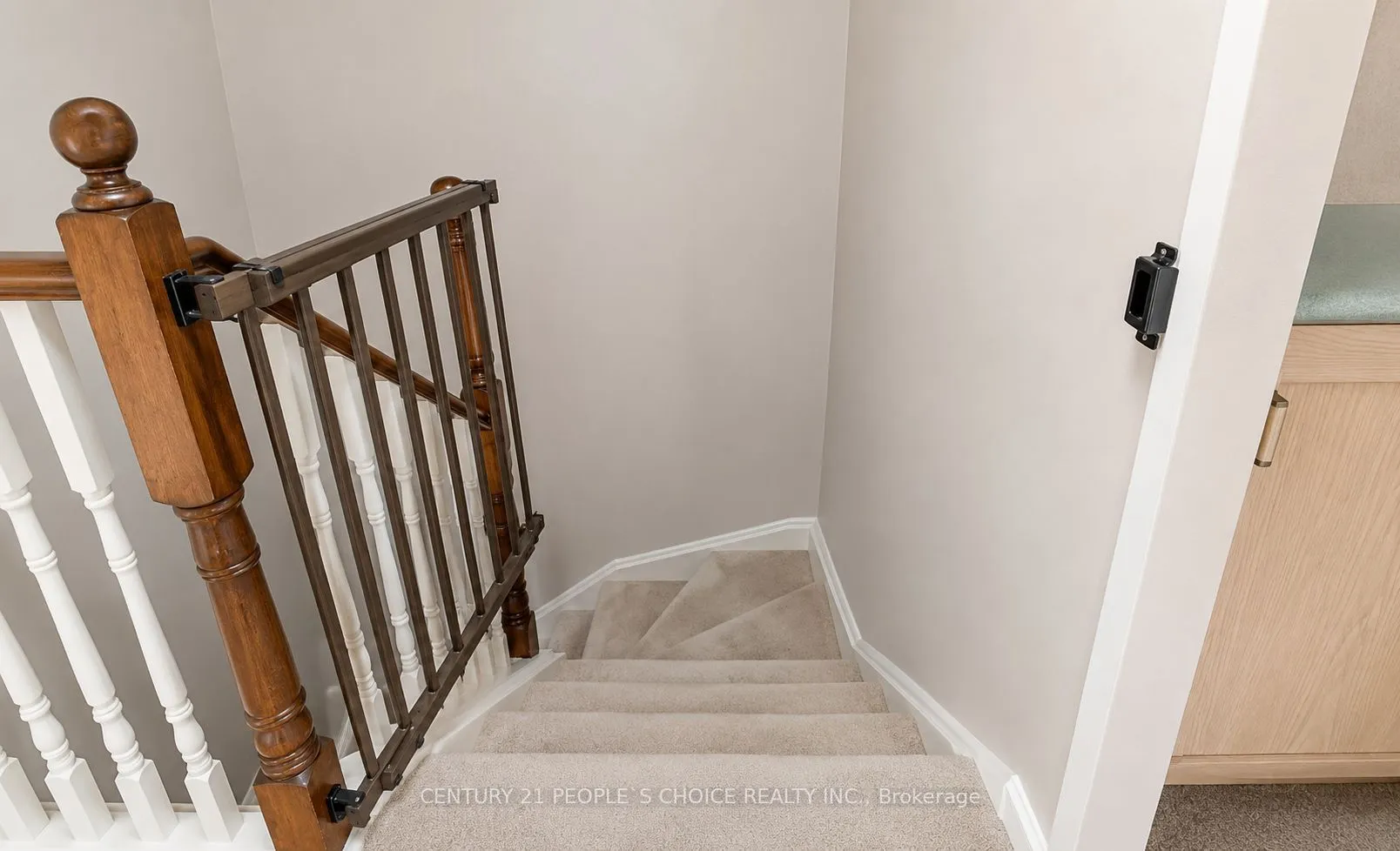 186 Pickett Crescent