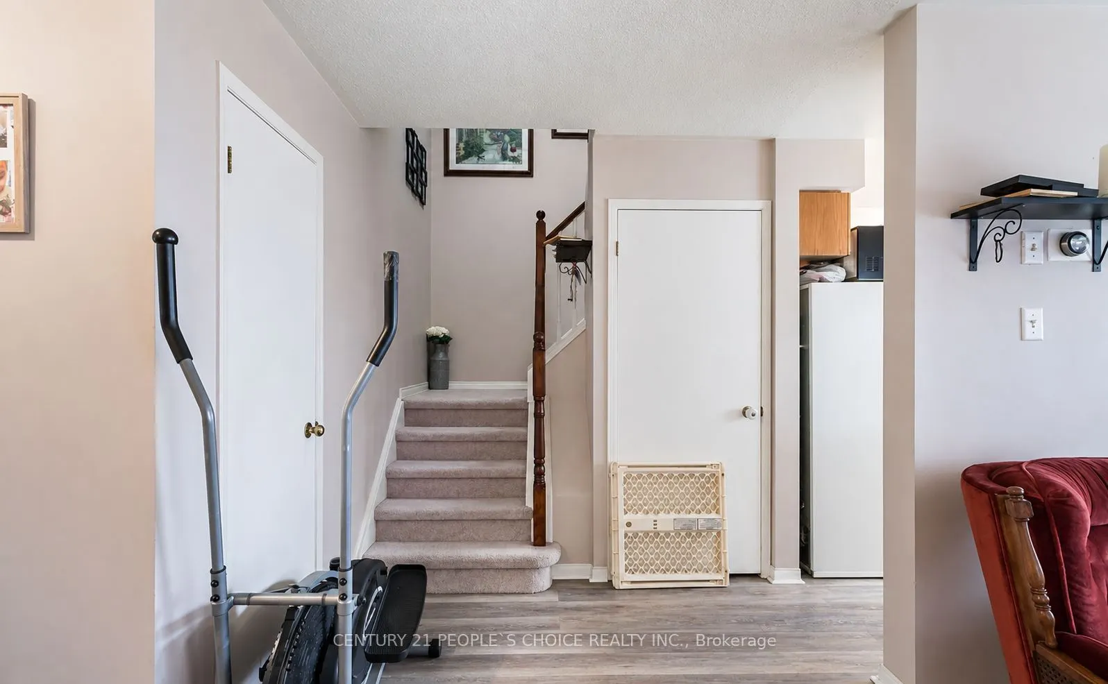 186 Pickett Crescent