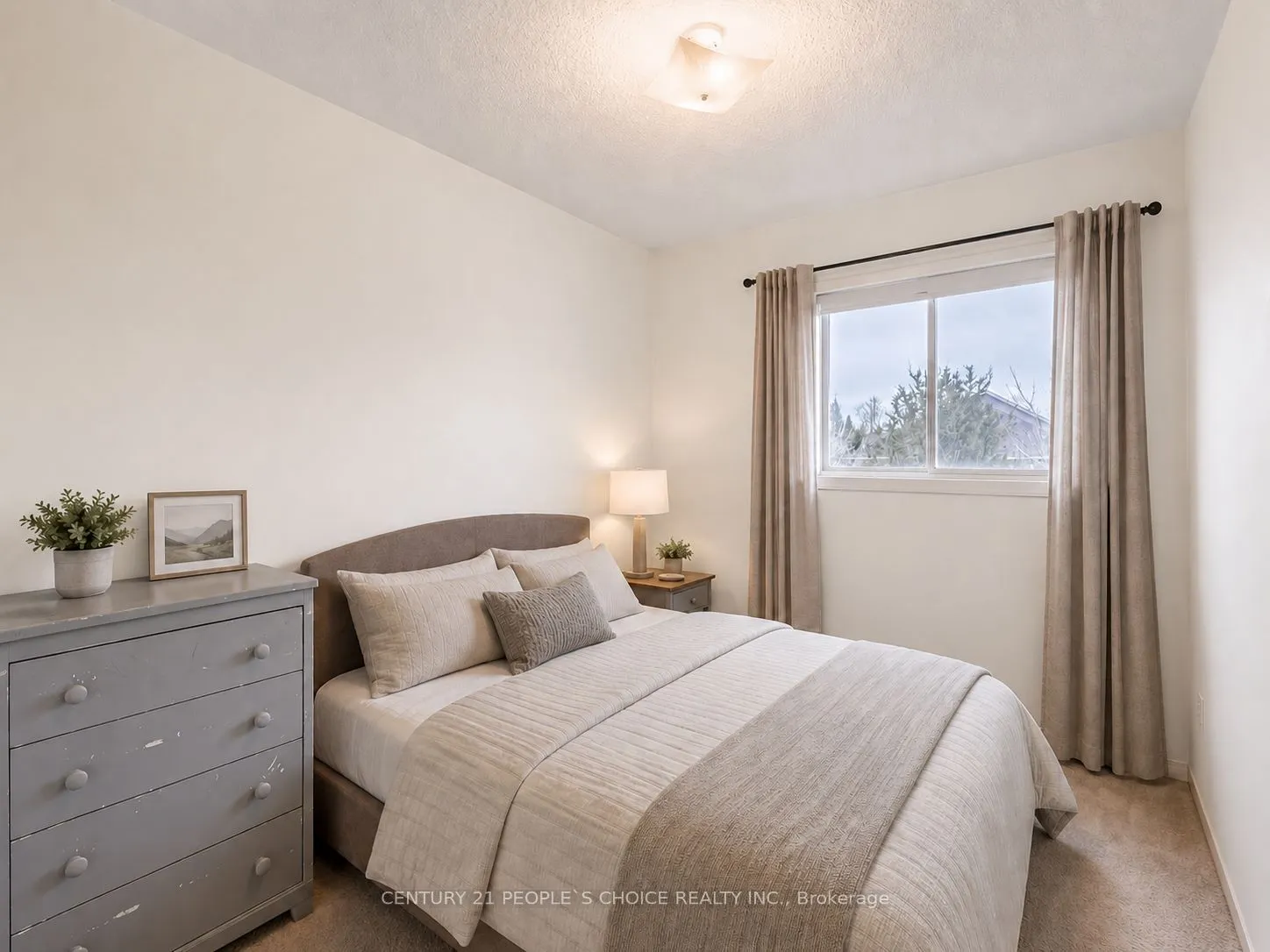 186 Pickett Crescent
