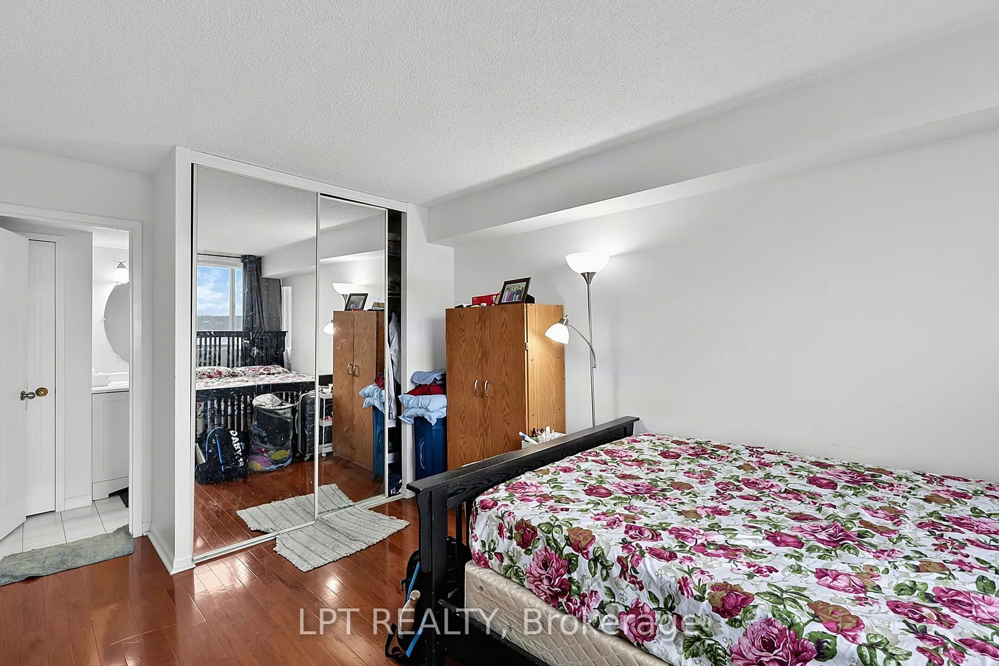 75 Ellen Street #1111