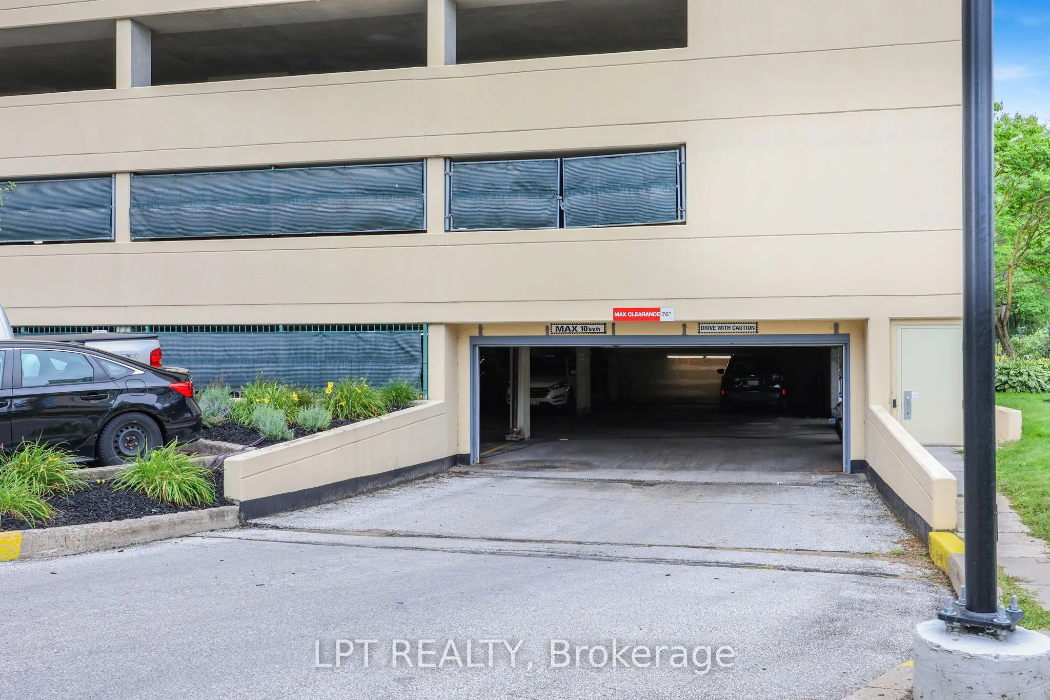 75 Ellen Street #1111