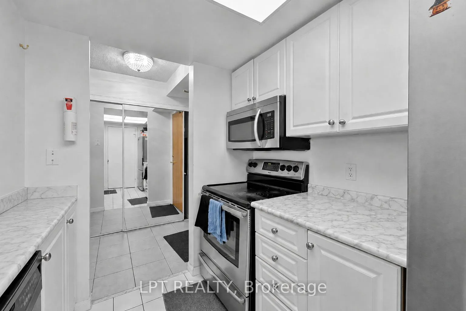 75 Ellen Street #1111