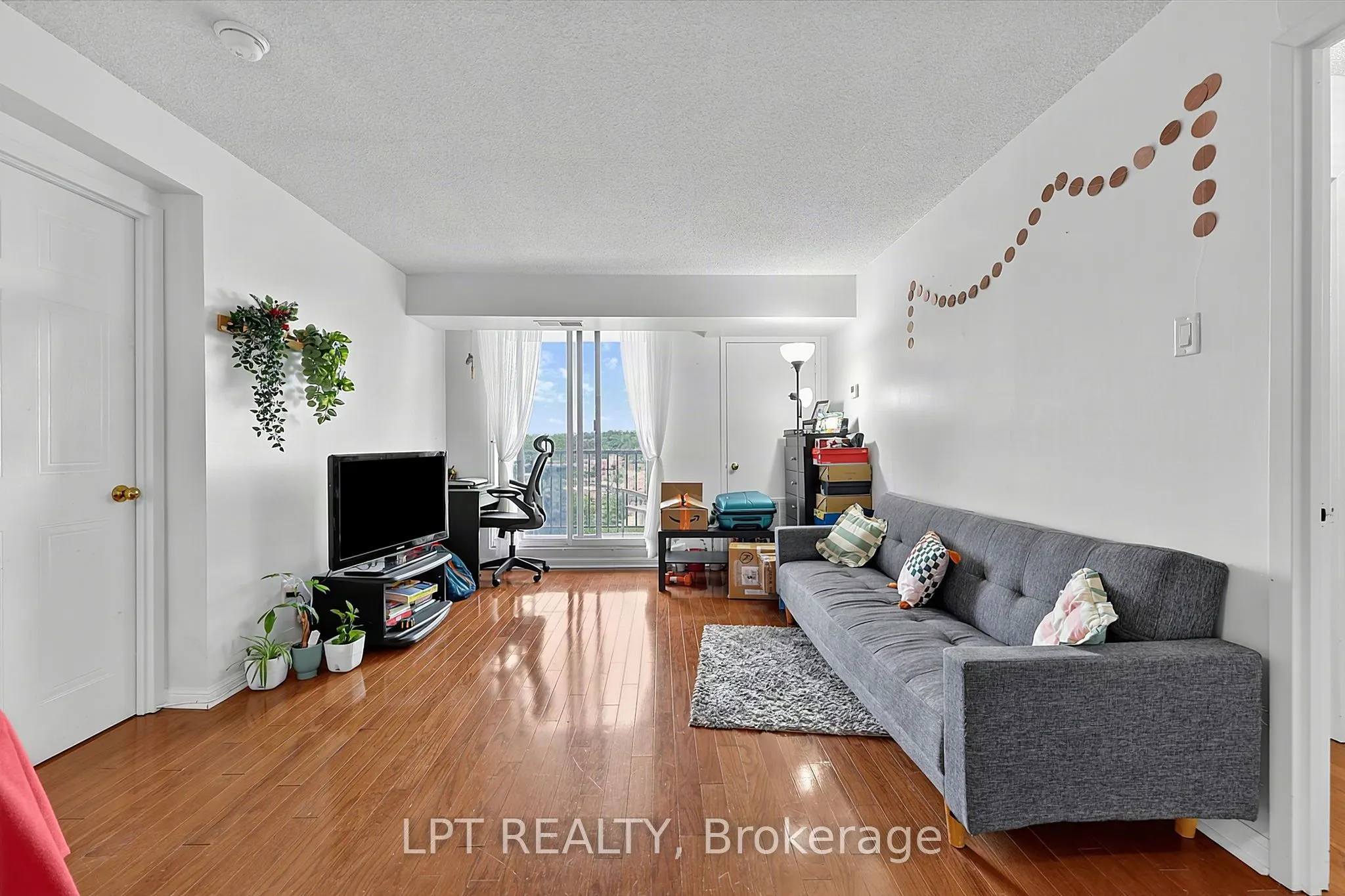 75 Ellen Street #1111