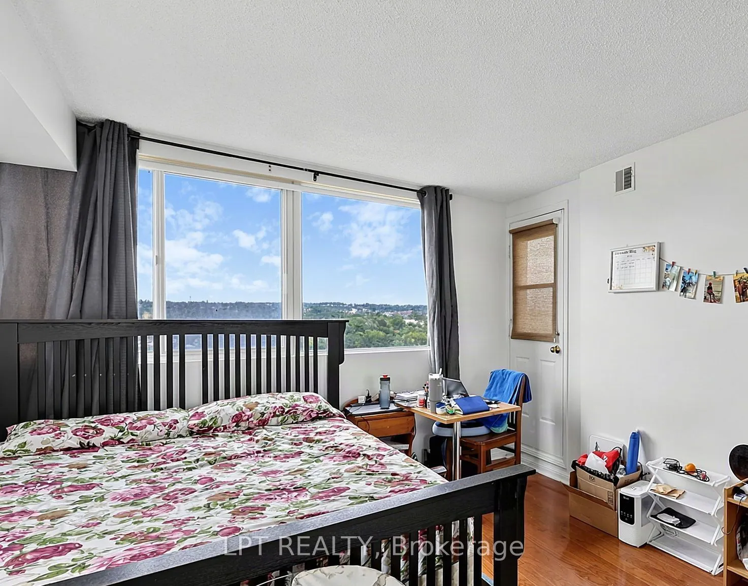 75 Ellen Street #1111