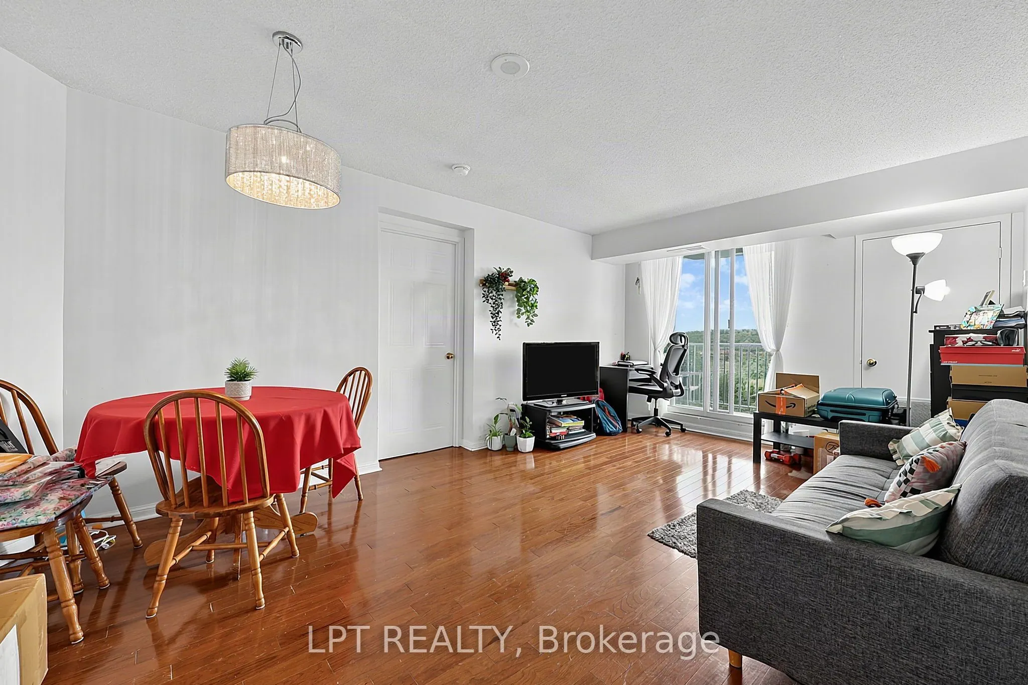 75 Ellen Street #1111