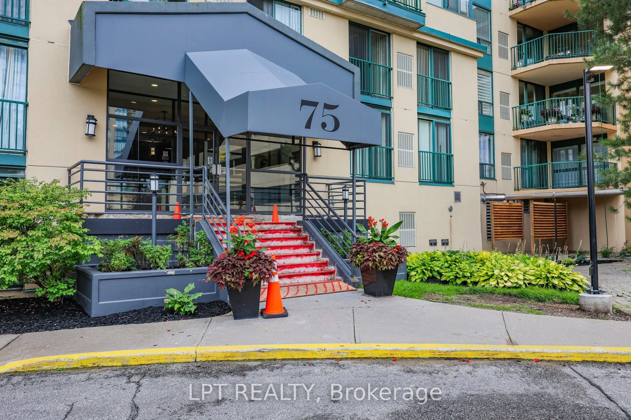 75 Ellen Street #1111