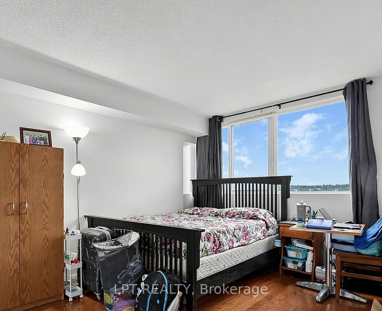 75 Ellen Street #1111