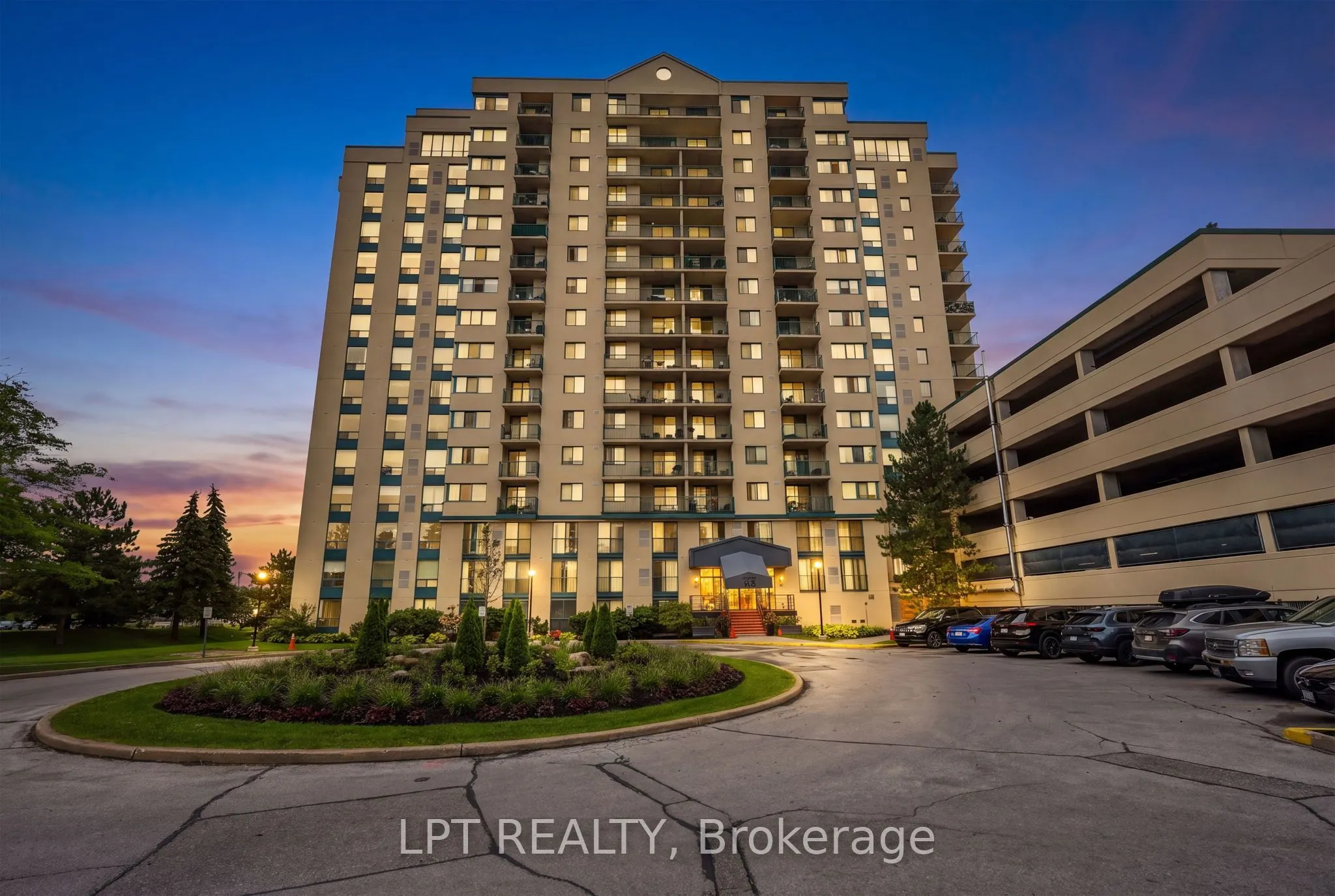 75 Ellen Street #1111