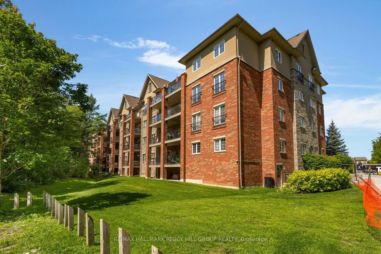 43 Ferndale Drive S #302